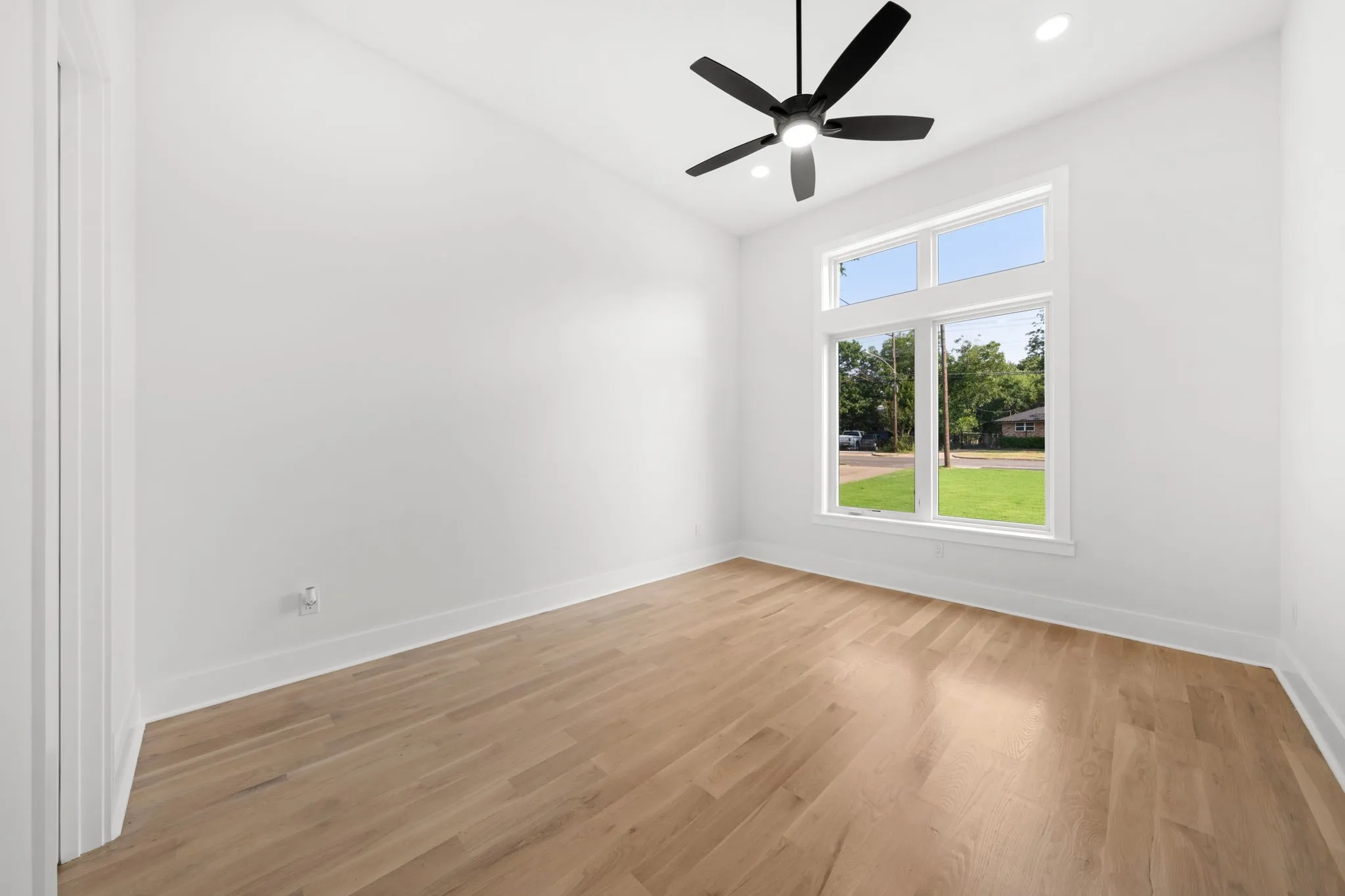 Single Family Residence For Sale in Dallas County , 3115 GIBBS WILLIAMS Road, Dallas, Texas 75233, 3 Bedrooms, 4 Bathrooms, 2 Garage spaces, 3,210 Sqft, built in 2025, Price $849,000, mls#21319791, Real Estate Agent in Dallas, Homes For Sale in Dallas county, Homes For Sale in Dallas, Realtor in Dallas Texas, Real Estate Brokerage Independent Realty Texas, Luminita Cordes Realtor