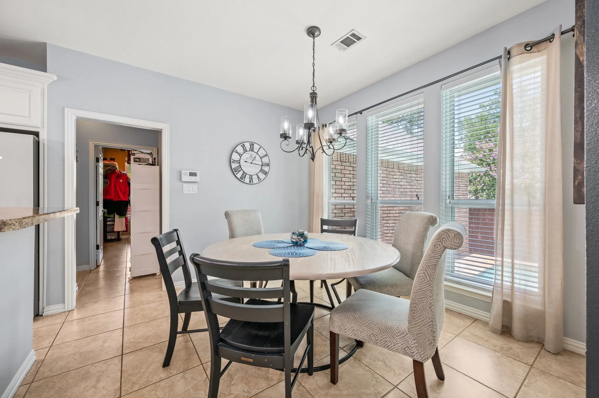 Single Family Residence For Sale in Tarrant County , 3409 Moneta Court, Arlington, Texas 76001, 4 Bedroom, 3 Bathroom, 3 Garage spaces, 3,138 Sqft, built in 1997, mls#21311910, Real Estate Agent in Arlington, Homes For Sale in Tarrant county, Homes For Sale in Arlington, Realtor in Arlington Texas, Real Estate Brokerage Independent Realty Texas, Luminita Cordes Realtor