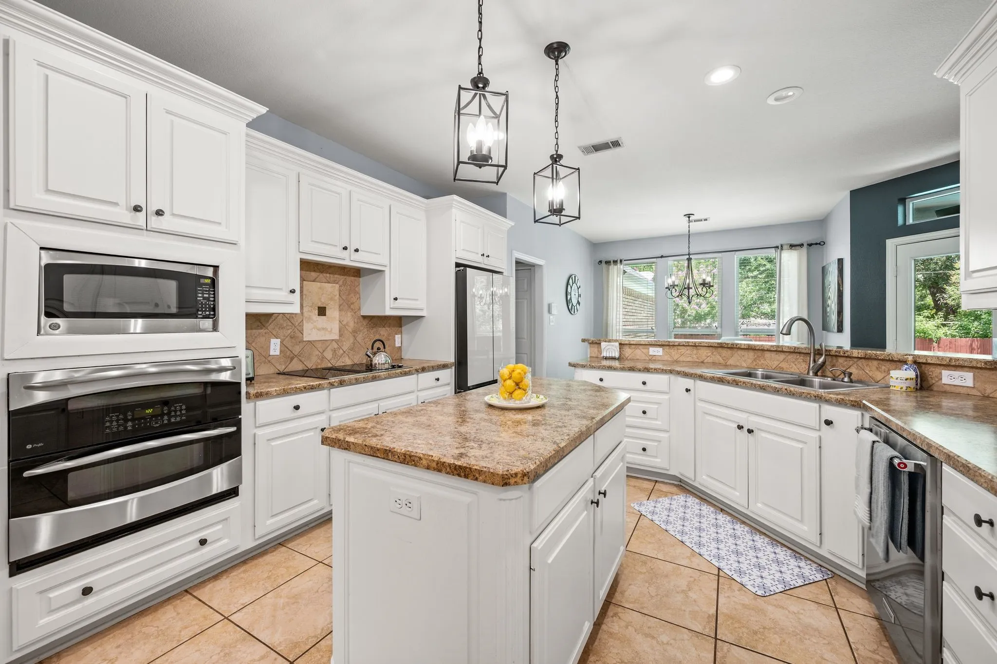 Single Family Residence For Sale in Tarrant County , 3409 Moneta Court, Arlington, Texas 76001, 4 Bedroom, 3 Bathroom, 3 Garage spaces, 3,138 Sqft, built in 1997, mls#21311910, Real Estate Agent in Arlington, Homes For Sale in Tarrant county, Homes For Sale in Arlington, Realtor in Arlington Texas, Real Estate Brokerage Independent Realty Texas, Luminita Cordes Realtor