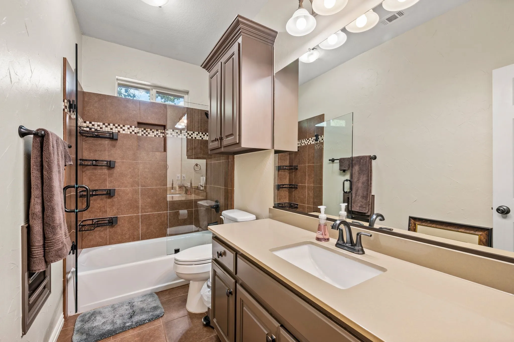 Single Family Residence For Sale in Tarrant County , 3409 Moneta Court, Arlington, Texas 76001, 4 Bedroom, 3 Bathroom, 3 Garage spaces, 3,138 Sqft, built in 1997, mls#21311910, Real Estate Agent in Arlington, Homes For Sale in Tarrant county, Homes For Sale in Arlington, Realtor in Arlington Texas, Real Estate Brokerage Independent Realty Texas, Luminita Cordes Realtor