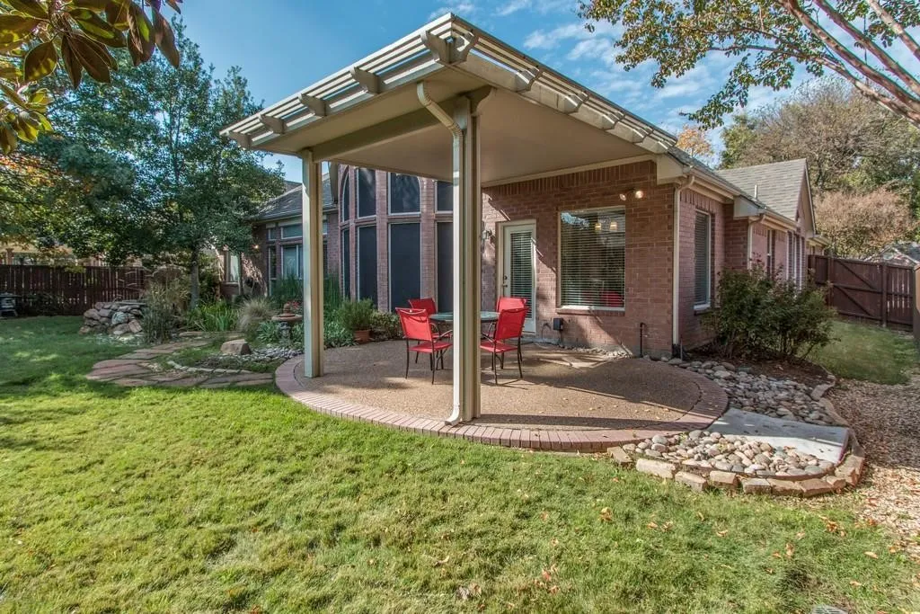 Single Family Residence For Rent in Denton County , 4636 Skyline Drive, Flower Mound, Texas 75028, 3 Bedrooms, 3 Bathrooms, 2 Garage spaces, 2,530 Sqft, built in 1997, Price $4,800, mls#21321631, Real Estate Agent in Flower Mound, Homes For Rent in Denton county, Homes For Rent in Flower Mound, Realtor in Flower Mound Texas, Real Estate Brokerage Independent Realty Texas, Luminita Cordes Realtor