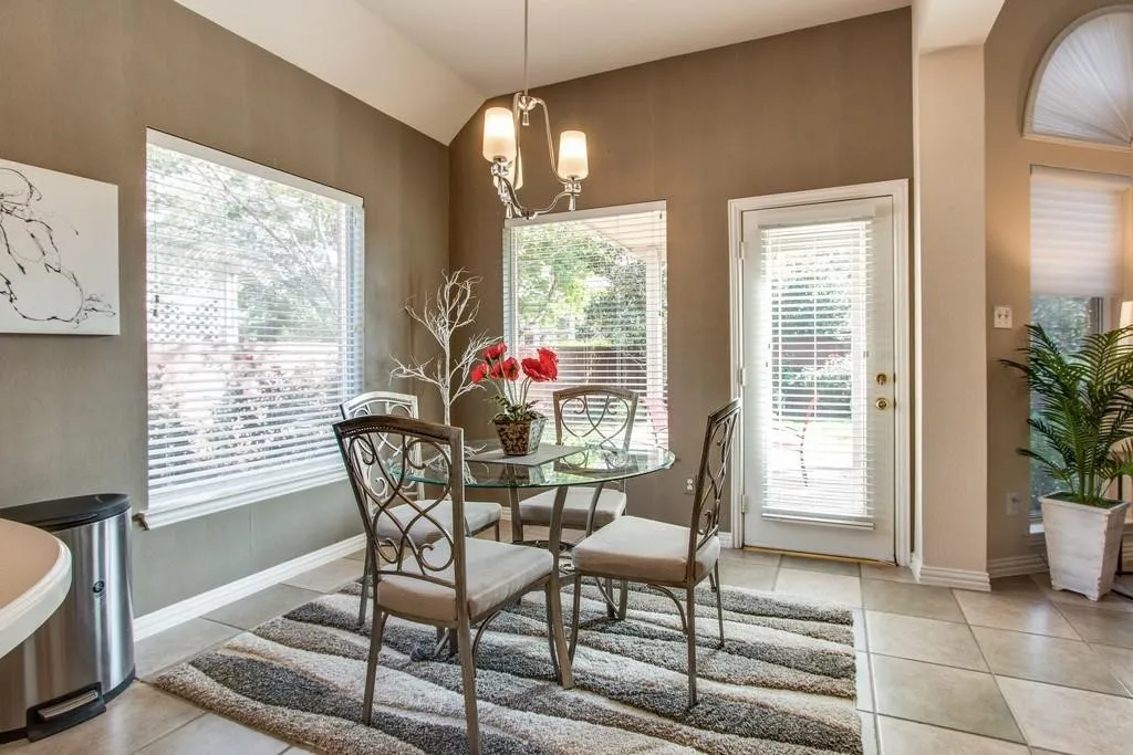 Single Family Residence For Rent in Denton County , 4636 Skyline Drive, Flower Mound, Texas 75028, 3 Bedrooms, 3 Bathrooms, 2 Garage spaces, 2,530 Sqft, built in 1997, Price $4,800, mls#21321631, Real Estate Agent in Flower Mound, Homes For Rent in Denton county, Homes For Rent in Flower Mound, Realtor in Flower Mound Texas, Real Estate Brokerage Independent Realty Texas, Luminita Cordes Realtor
