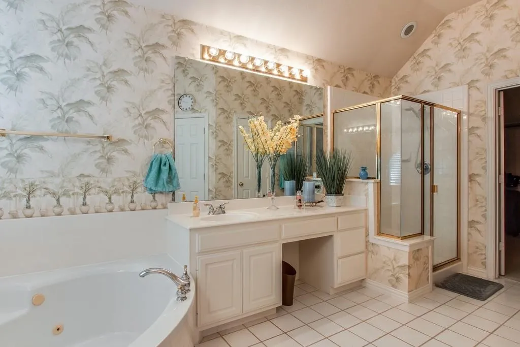 Single Family Residence For Rent in Denton County , 4636 Skyline Drive, Flower Mound, Texas 75028, 3 Bedrooms, 3 Bathrooms, 2 Garage spaces, 2,530 Sqft, built in 1997, Price $4,800, mls#21321631, Real Estate Agent in Flower Mound, Homes For Rent in Denton county, Homes For Rent in Flower Mound, Realtor in Flower Mound Texas, Real Estate Brokerage Independent Realty Texas, Luminita Cordes Realtor