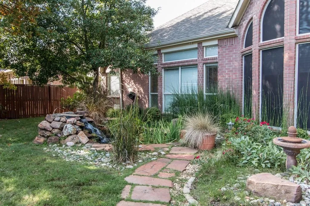 Single Family Residence For Rent in Denton County , 4636 Skyline Drive, Flower Mound, Texas 75028, 3 Bedrooms, 3 Bathrooms, 2 Garage spaces, 2,530 Sqft, built in 1997, Price $4,800, mls#21321631, Real Estate Agent in Flower Mound, Homes For Rent in Denton county, Homes For Rent in Flower Mound, Realtor in Flower Mound Texas, Real Estate Brokerage Independent Realty Texas, Luminita Cordes Realtor