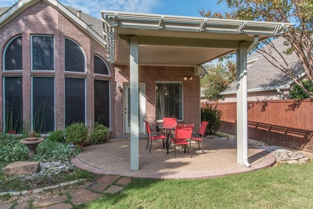 Single Family Residence For Rent in Denton County , 4636 Skyline Drive, Flower Mound, Texas 75028, 3 Bedrooms, 3 Bathrooms, 2 Garage spaces, 2,530 Sqft, built in 1997, Price $4,800, mls#21321631, Real Estate Agent in Flower Mound, Homes For Rent in Denton county, Homes For Rent in Flower Mound, Realtor in Flower Mound Texas, Real Estate Brokerage Independent Realty Texas, Luminita Cordes Realtor