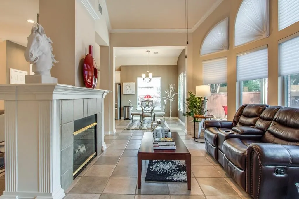 Single Family Residence For Rent in Denton County , 4636 Skyline Drive, Flower Mound, Texas 75028, 3 Bedrooms, 3 Bathrooms, 2 Garage spaces, 2,530 Sqft, built in 1997, Price $4,800, mls#21321631, Real Estate Agent in Flower Mound, Homes For Rent in Denton county, Homes For Rent in Flower Mound, Realtor in Flower Mound Texas, Real Estate Brokerage Independent Realty Texas, Luminita Cordes Realtor