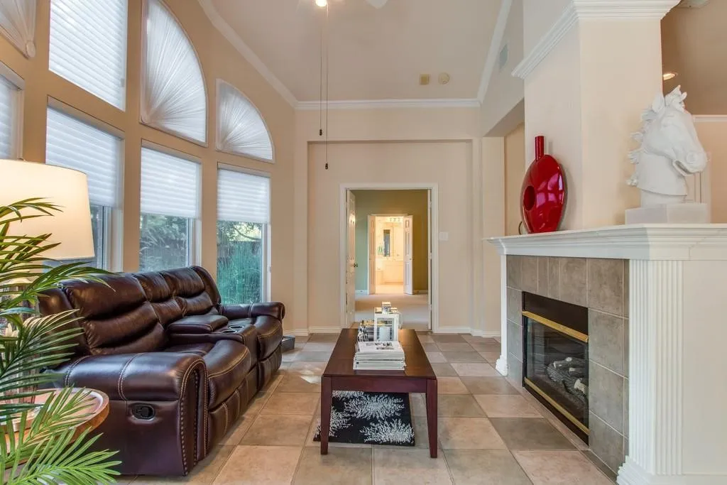Single Family Residence For Rent in Denton County , 4636 Skyline Drive, Flower Mound, Texas 75028, 3 Bedrooms, 3 Bathrooms, 2 Garage spaces, 2,530 Sqft, built in 1997, Price $4,800, mls#21321631, Real Estate Agent in Flower Mound, Homes For Rent in Denton county, Homes For Rent in Flower Mound, Realtor in Flower Mound Texas, Real Estate Brokerage Independent Realty Texas, Luminita Cordes Realtor