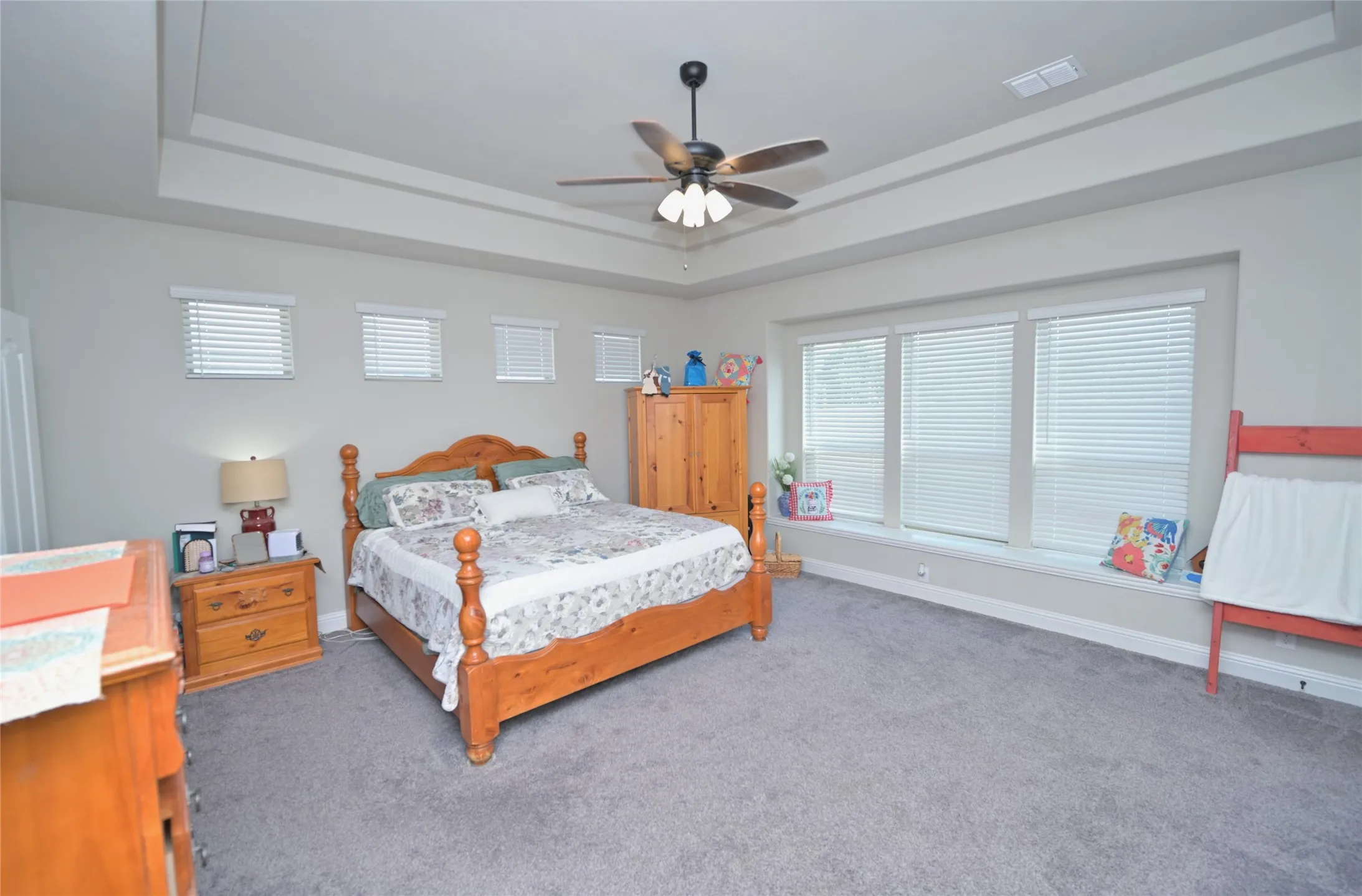 Single Family Residence For Sale in Denton County , 213 Oakcrest Drive, Justin, Texas 76247, 4 Bedroom, 3 Bathroom, 3 Garage spaces, 2,788 Sqft, built in 2019, mls#21319263, Real Estate Agent in Justin, Homes For Sale in Denton county, Homes For Sale in Justin, Realtor in Justin Texas, Real Estate Brokerage Independent Realty Texas, Luminita Cordes Realtor