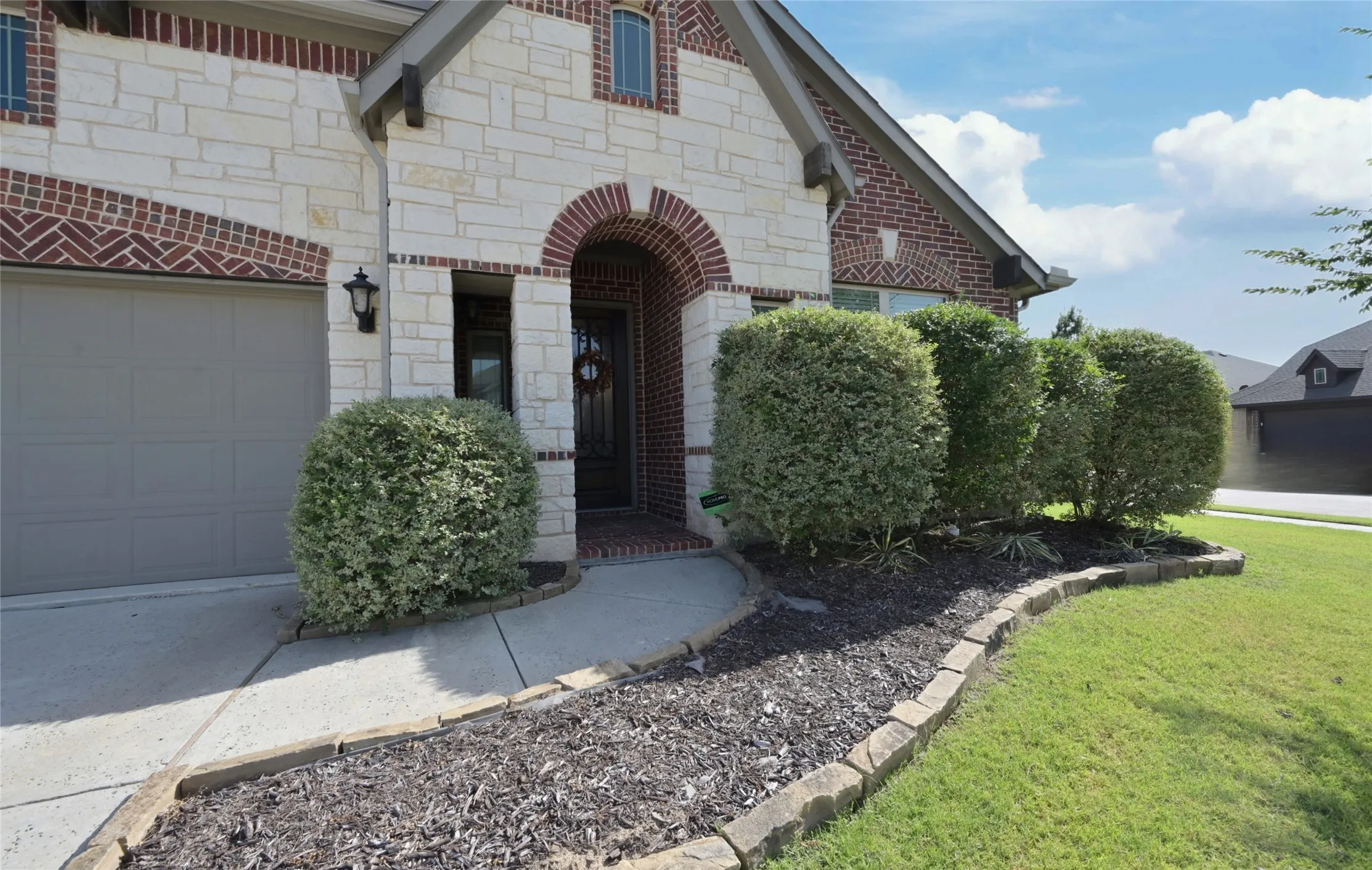 Single Family Residence For Sale in Denton County , 213 Oakcrest Drive, Justin, Texas 76247, 4 Bedroom, 3 Bathroom, 3 Garage spaces, 2,788 Sqft, built in 2019, mls#21319263, Real Estate Agent in Justin, Homes For Sale in Denton county, Homes For Sale in Justin, Realtor in Justin Texas, Real Estate Brokerage Independent Realty Texas, Luminita Cordes Realtor