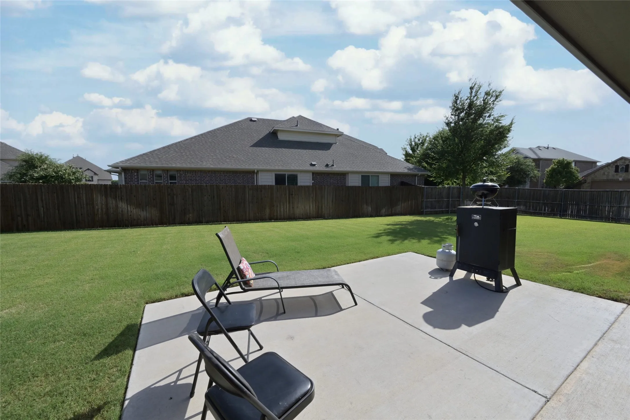 Single Family Residence For Sale in Denton County , 213 Oakcrest Drive, Justin, Texas 76247, 4 Bedroom, 3 Bathroom, 3 Garage spaces, 2,788 Sqft, built in 2019, mls#21319263, Real Estate Agent in Justin, Homes For Sale in Denton county, Homes For Sale in Justin, Realtor in Justin Texas, Real Estate Brokerage Independent Realty Texas, Luminita Cordes Realtor