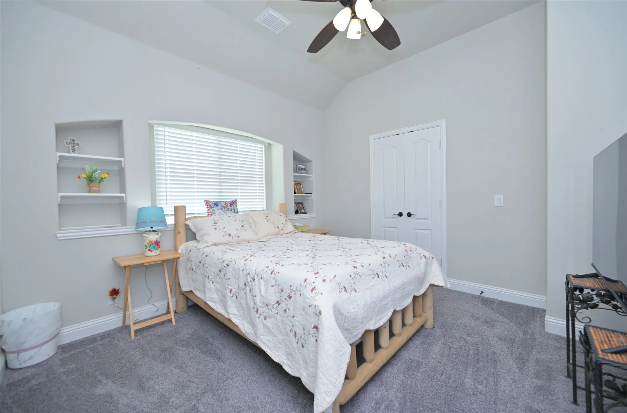 Single Family Residence For Sale in Denton County , 213 Oakcrest Drive, Justin, Texas 76247, 4 Bedroom, 3 Bathroom, 3 Garage spaces, 2,788 Sqft, built in 2019, mls#21319263, Real Estate Agent in Justin, Homes For Sale in Denton county, Homes For Sale in Justin, Realtor in Justin Texas, Real Estate Brokerage Independent Realty Texas, Luminita Cordes Realtor