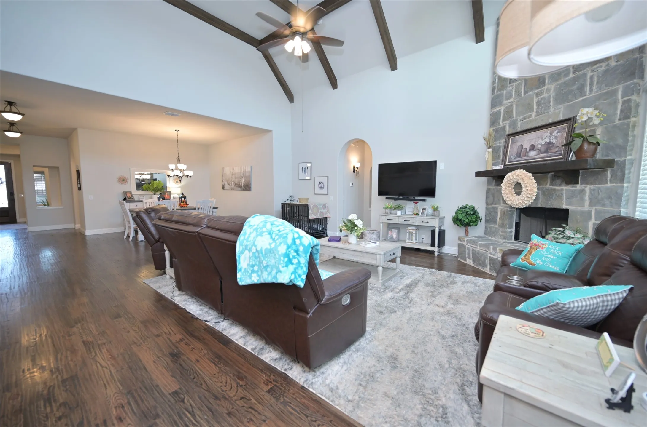 Single Family Residence For Sale in Denton County , 213 Oakcrest Drive, Justin, Texas 76247, 4 Bedroom, 3 Bathroom, 3 Garage spaces, 2,788 Sqft, built in 2019, mls#21319263, Real Estate Agent in Justin, Homes For Sale in Denton county, Homes For Sale in Justin, Realtor in Justin Texas, Real Estate Brokerage Independent Realty Texas, Luminita Cordes Realtor