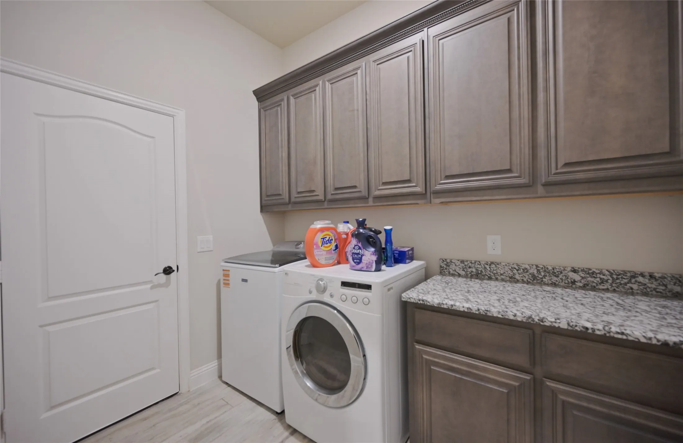 Single Family Residence For Sale in Denton County , 213 Oakcrest Drive, Justin, Texas 76247, 4 Bedroom, 3 Bathroom, 3 Garage spaces, 2,788 Sqft, built in 2019, mls#21319263, Real Estate Agent in Justin, Homes For Sale in Denton county, Homes For Sale in Justin, Realtor in Justin Texas, Real Estate Brokerage Independent Realty Texas, Luminita Cordes Realtor