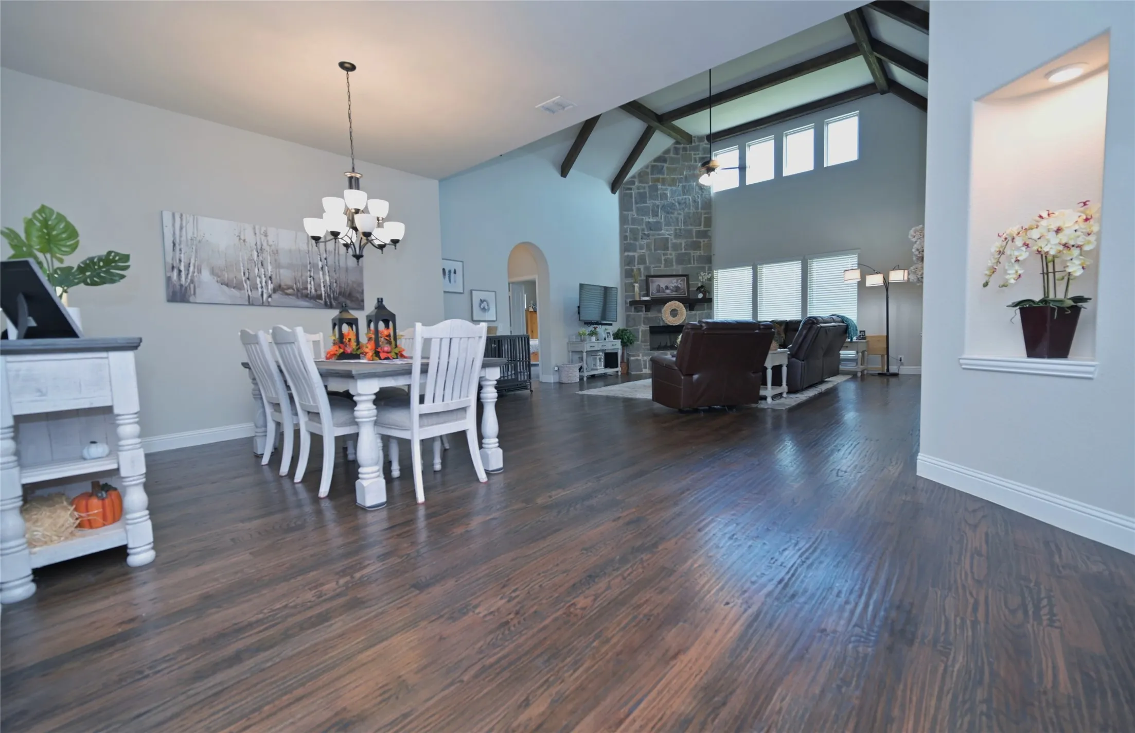Single Family Residence For Sale in Denton County , 213 Oakcrest Drive, Justin, Texas 76247, 4 Bedroom, 3 Bathroom, 3 Garage spaces, 2,788 Sqft, built in 2019, mls#21319263, Real Estate Agent in Justin, Homes For Sale in Denton county, Homes For Sale in Justin, Realtor in Justin Texas, Real Estate Brokerage Independent Realty Texas, Luminita Cordes Realtor