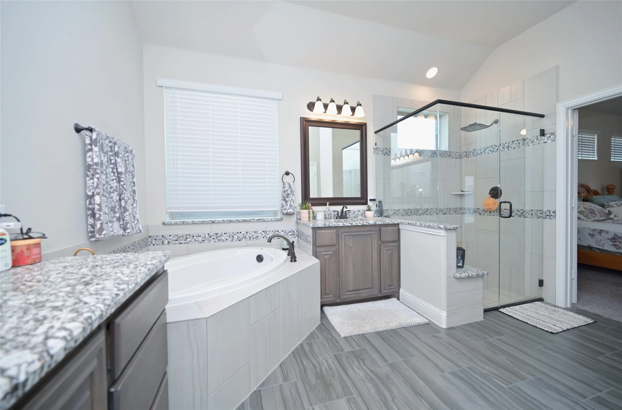Single Family Residence For Sale in Denton County , 213 Oakcrest Drive, Justin, Texas 76247, 4 Bedroom, 3 Bathroom, 3 Garage spaces, 2,788 Sqft, built in 2019, mls#21319263, Real Estate Agent in Justin, Homes For Sale in Denton county, Homes For Sale in Justin, Realtor in Justin Texas, Real Estate Brokerage Independent Realty Texas, Luminita Cordes Realtor