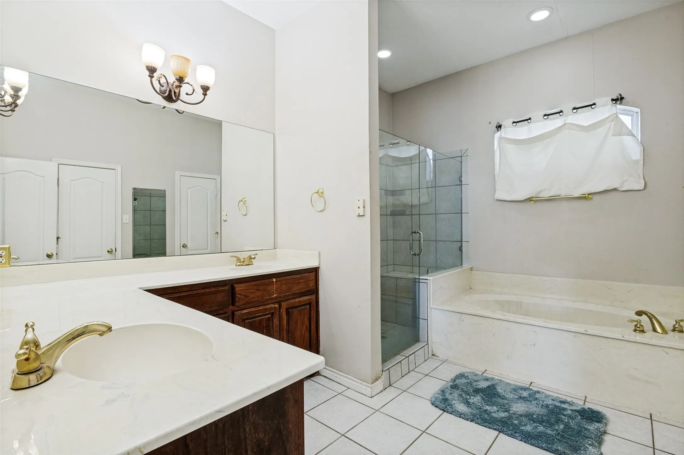 Single Family Residence For Sale in Dallas County , 2828 S Lakeview Drive, Cedar Hill, Texas 75104, 4 Bedroom, 4 Bathroom, 2 Garage spaces, 2,554 Sqft, built in 2001, mls#21321639, Real Estate Agent in Cedar Hill, Homes For Sale in Dallas county, Homes For Sale in Cedar Hill, Realtor in Cedar Hill Texas, Real Estate Brokerage Independent Realty Texas, Luminita Cordes Realtor