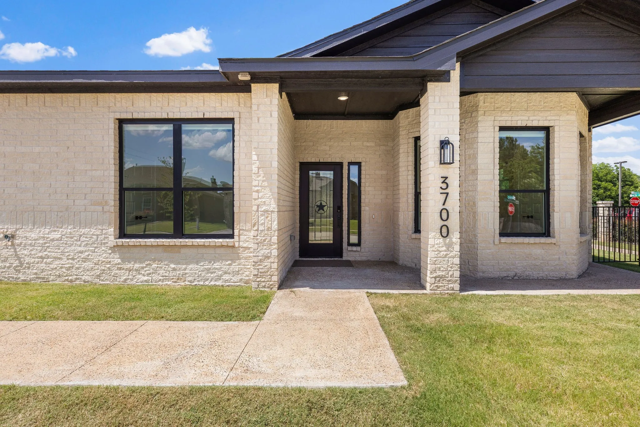 Single Family Residence For Sale in Collin County , 3700 Creek View Drive, Mc Kinney, Texas 75071, 3 Bedroom, 2 Bathroom, 2 Garage spaces, 1,634 Sqft, built in 2026, mls#21321642, Real Estate Agent in Mc Kinney, Homes For Sale in Collin county, Homes For Sale in Mc Kinney, Realtor in Mc Kinney Texas, Real Estate Brokerage Independent Realty Texas, Luminita Cordes Realtor