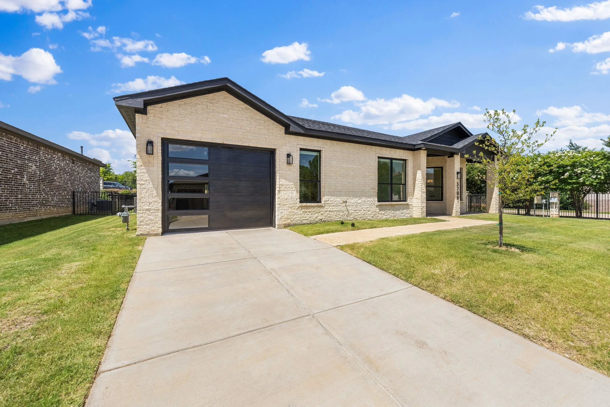 Single Family Residence For Sale in Collin County , 3700 Creek View Drive, Mc Kinney, Texas 75071, 3 Bedroom, 2 Bathroom, 2 Garage spaces, 1,634 Sqft, built in 2026, mls#21321642, Real Estate Agent in Mc Kinney, Homes For Sale in Collin county, Homes For Sale in Mc Kinney, Realtor in Mc Kinney Texas, Real Estate Brokerage Independent Realty Texas, Luminita Cordes Realtor