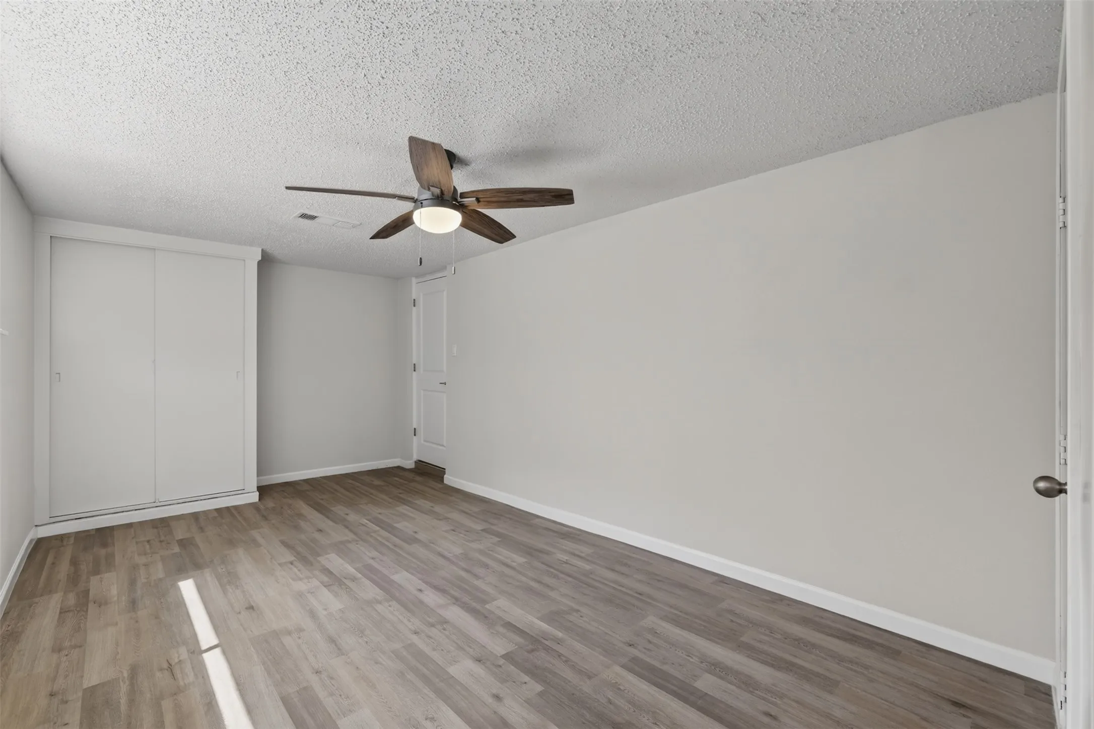 Single Family Residence For Sale in Dallas County , 924 Nolte Drive, Dallas, Texas 75208, 3 Bedrooms, 2 Bathrooms, Garage spaces, 1,270 Sqft, built in 1924, Price $339,000, mls#21321646, Real Estate Agent in Dallas, Homes For Sale in Dallas county, Homes For Sale in Dallas, Realtor in Dallas Texas, Real Estate Brokerage Independent Realty Texas, Luminita Cordes Realtor