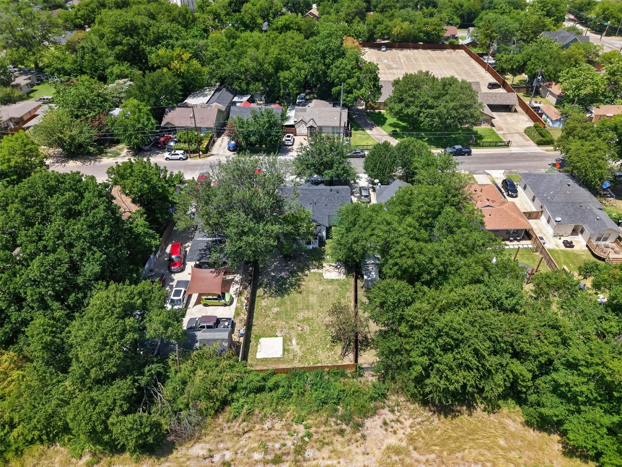 Single Family Residence For Sale in Dallas County , 924 Nolte Drive, Dallas, Texas 75208, 3 Bedrooms, 2 Bathrooms, Garage spaces, 1,270 Sqft, built in 1924, Price $339,000, mls#21321646, Real Estate Agent in Dallas, Homes For Sale in Dallas county, Homes For Sale in Dallas, Realtor in Dallas Texas, Real Estate Brokerage Independent Realty Texas, Luminita Cordes Realtor