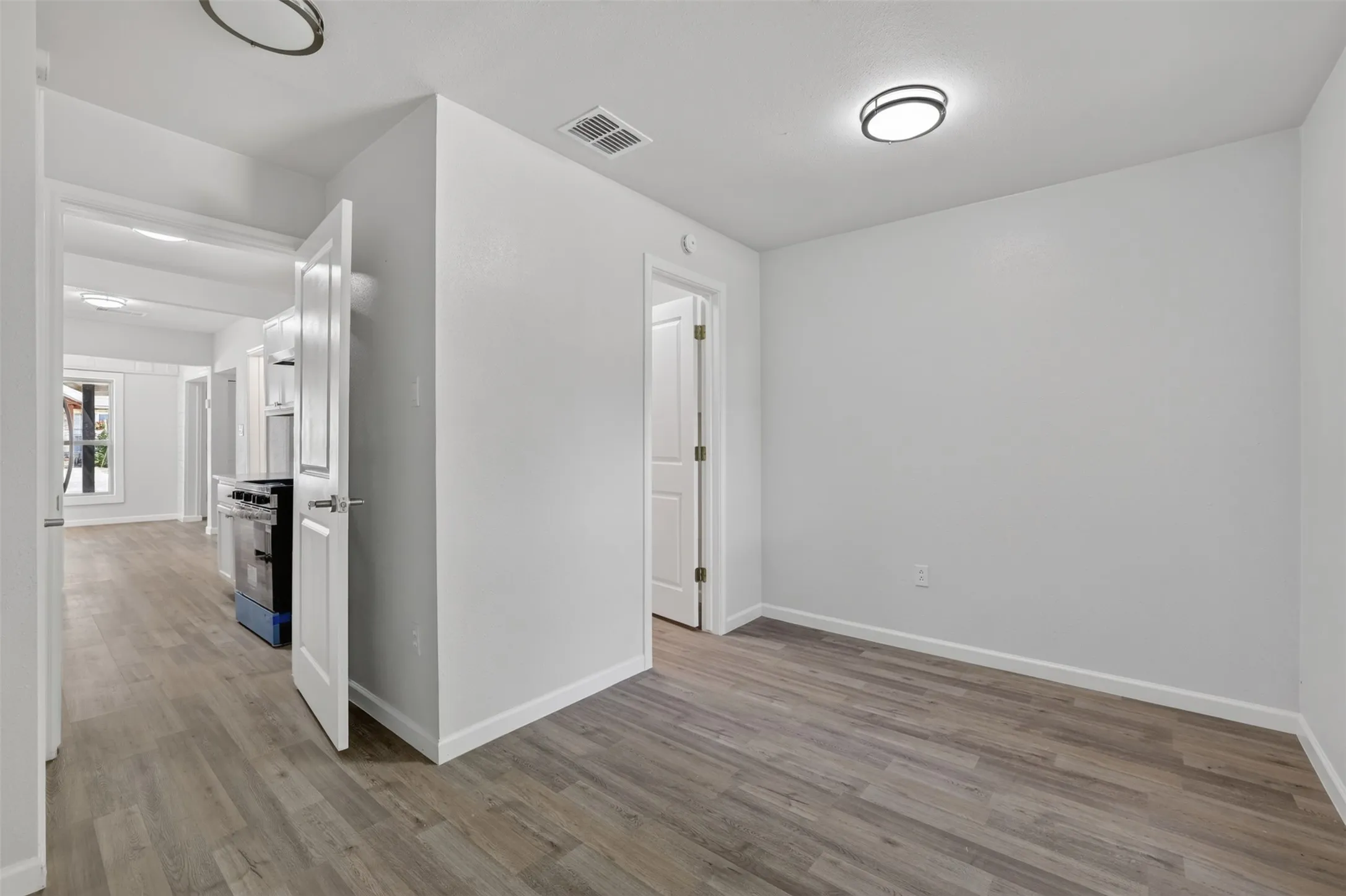 Single Family Residence For Sale in Dallas County , 924 Nolte Drive, Dallas, Texas 75208, 3 Bedrooms, 2 Bathrooms, Garage spaces, 1,270 Sqft, built in 1924, Price $339,000, mls#21321646, Real Estate Agent in Dallas, Homes For Sale in Dallas county, Homes For Sale in Dallas, Realtor in Dallas Texas, Real Estate Brokerage Independent Realty Texas, Luminita Cordes Realtor