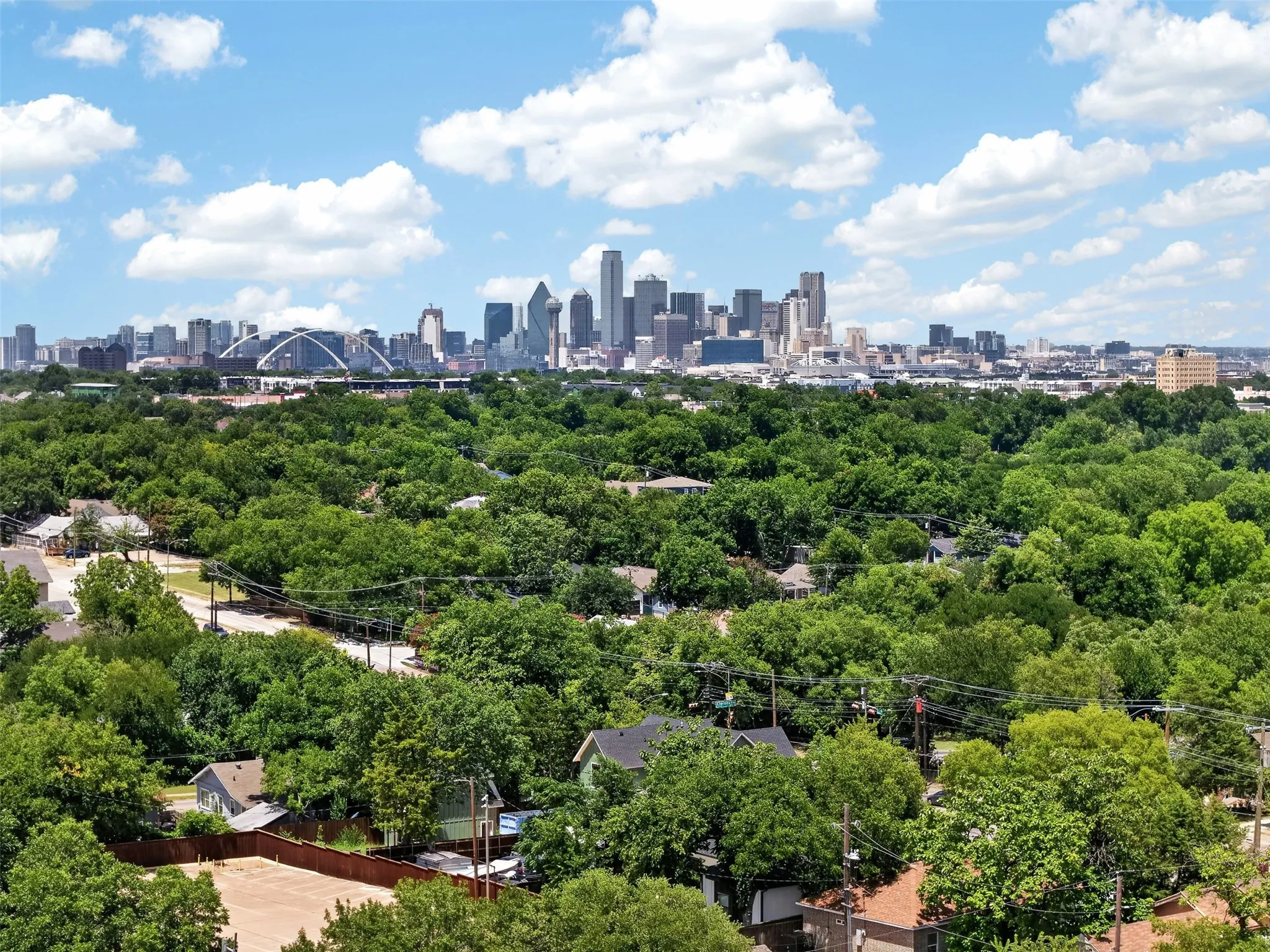 Single Family Residence For Sale in Dallas County , 924 Nolte Drive, Dallas, Texas 75208, 3 Bedrooms, 2 Bathrooms, Garage spaces, 1,270 Sqft, built in 1924, Price $339,000, mls#21321646, Real Estate Agent in Dallas, Homes For Sale in Dallas county, Homes For Sale in Dallas, Realtor in Dallas Texas, Real Estate Brokerage Independent Realty Texas, Luminita Cordes Realtor