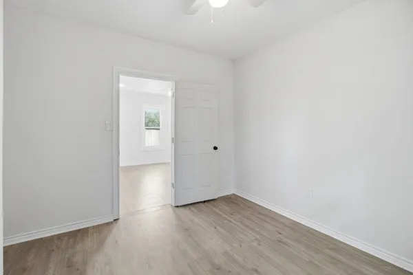 Single Family Residence For Sale in Tarrant County , 910 Loney Street, Fort Worth, Texas 76104, 2 Bedroom, 1 Bathroom, 2 Garage spaces, 860 Sqft, built in 1918, mls#21321629, Real Estate Agent in Fort Worth, Homes For Sale in Tarrant county, Homes For Sale in Fort Worth, Realtor in Fort Worth Texas, Real Estate Brokerage Independent Realty Texas, Luminita Cordes Realtor