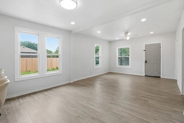 Single Family Residence For Sale in Tarrant County , 910 Loney Street, Fort Worth, Texas 76104, 2 Bedroom, 1 Bathroom, 2 Garage spaces, 860 Sqft, built in 1918, mls#21321629, Real Estate Agent in Fort Worth, Homes For Sale in Tarrant county, Homes For Sale in Fort Worth, Realtor in Fort Worth Texas, Real Estate Brokerage Independent Realty Texas, Luminita Cordes Realtor