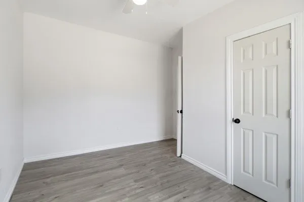 Single Family Residence For Sale in Tarrant County , 910 Loney Street, Fort Worth, Texas 76104, 2 Bedroom, 1 Bathroom, 2 Garage spaces, 860 Sqft, built in 1918, mls#21321629, Real Estate Agent in Fort Worth, Homes For Sale in Tarrant county, Homes For Sale in Fort Worth, Realtor in Fort Worth Texas, Real Estate Brokerage Independent Realty Texas, Luminita Cordes Realtor