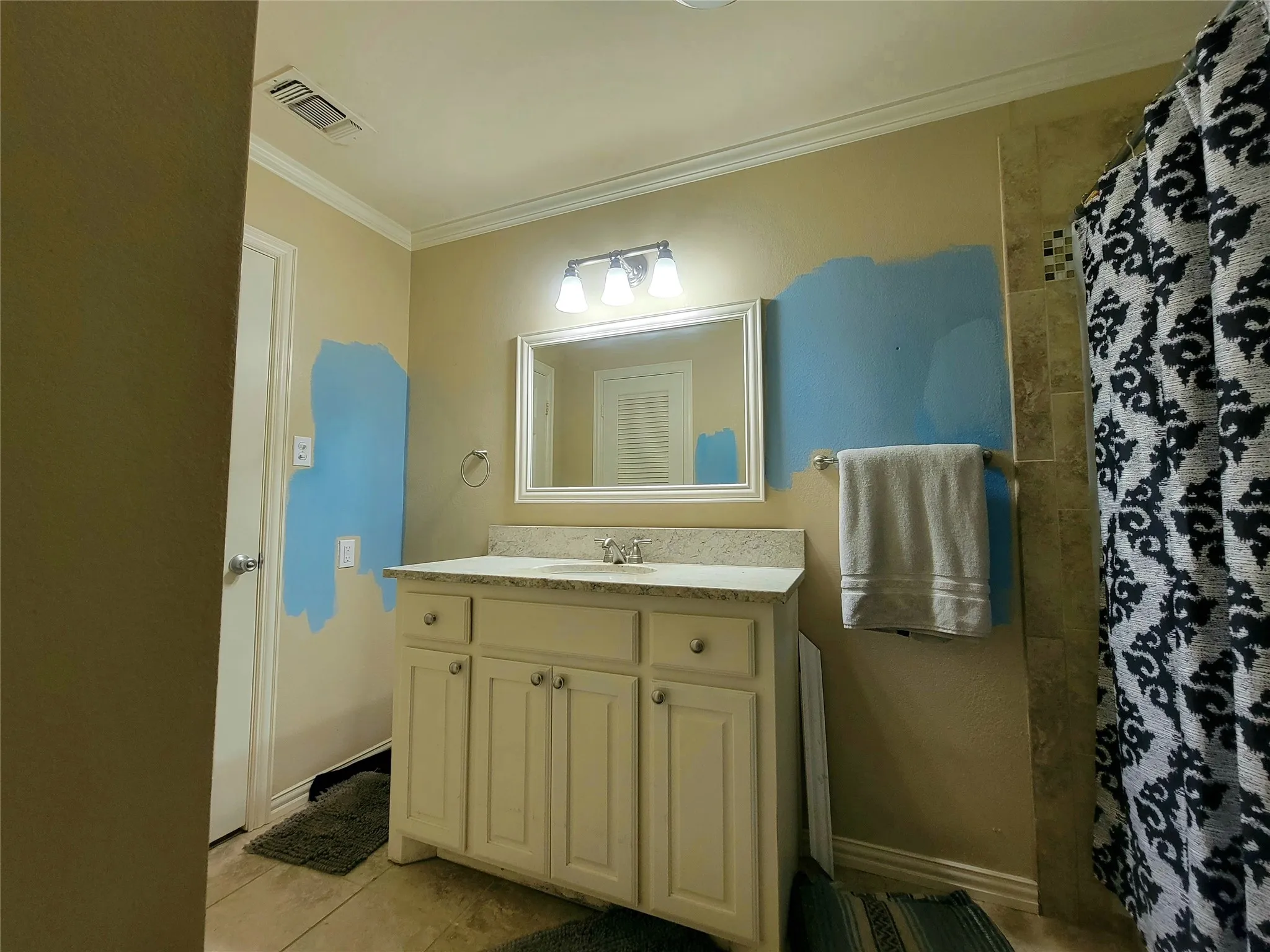 Single Family Residence For Sale in Red River (TX) County , 706 W Fourth, Clarksville, Texas 75426, 3 Bedroom, 2 Bathroom, 2 Garage spaces, 2,520 Sqft, built in 1968, mls#21321537, Real Estate Agent in Clarksville, Homes For Sale in Red River (TX) county, Homes For Sale in Clarksville, Realtor in Clarksville Texas, Real Estate Brokerage Independent Realty Texas, Luminita Cordes Realtor