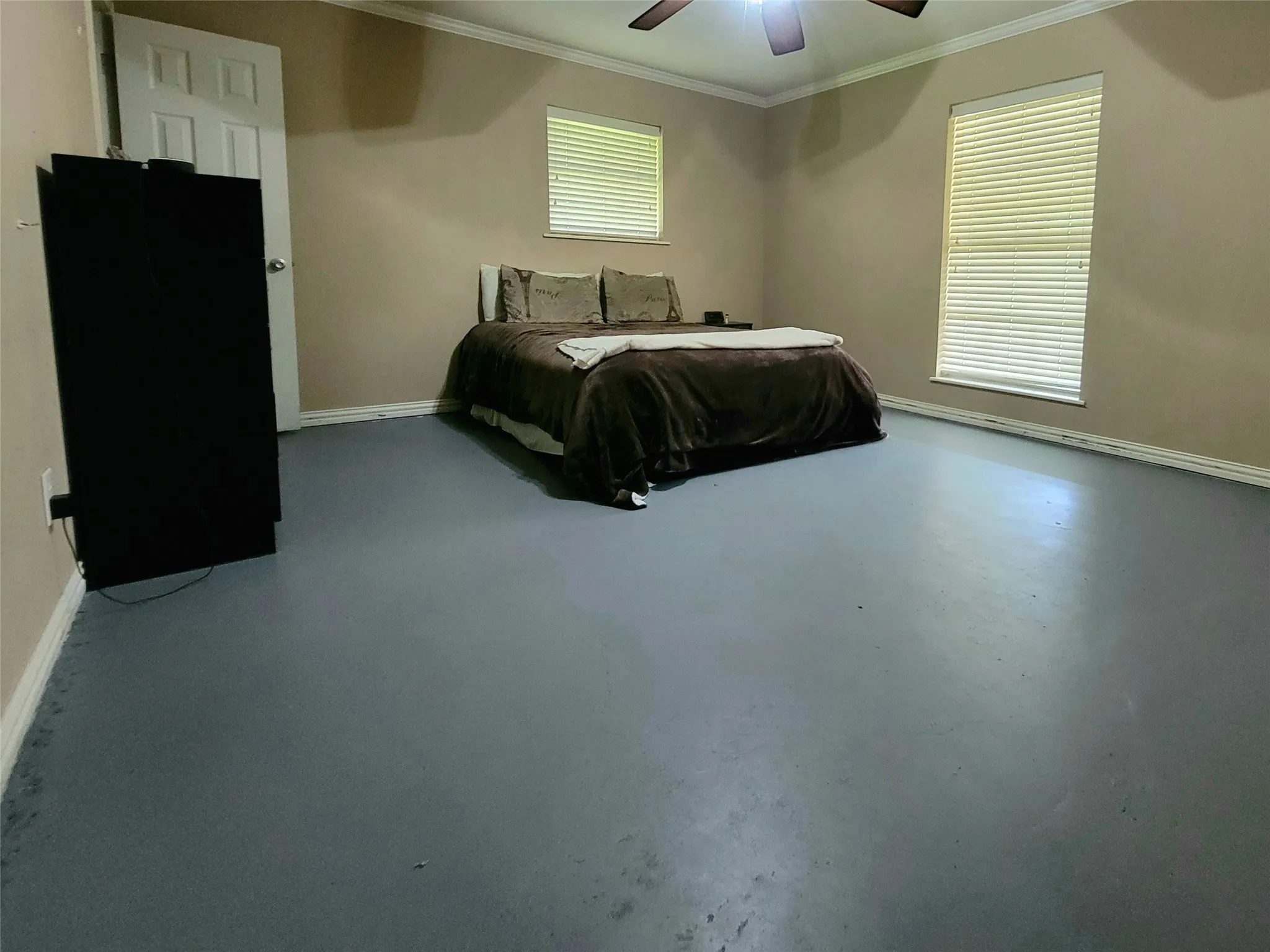 Single Family Residence For Sale in Red River (TX) County , 706 W Fourth, Clarksville, Texas 75426, 3 Bedroom, 2 Bathroom, 2 Garage spaces, 2,520 Sqft, built in 1968, mls#21321537, Real Estate Agent in Clarksville, Homes For Sale in Red River (TX) county, Homes For Sale in Clarksville, Realtor in Clarksville Texas, Real Estate Brokerage Independent Realty Texas, Luminita Cordes Realtor