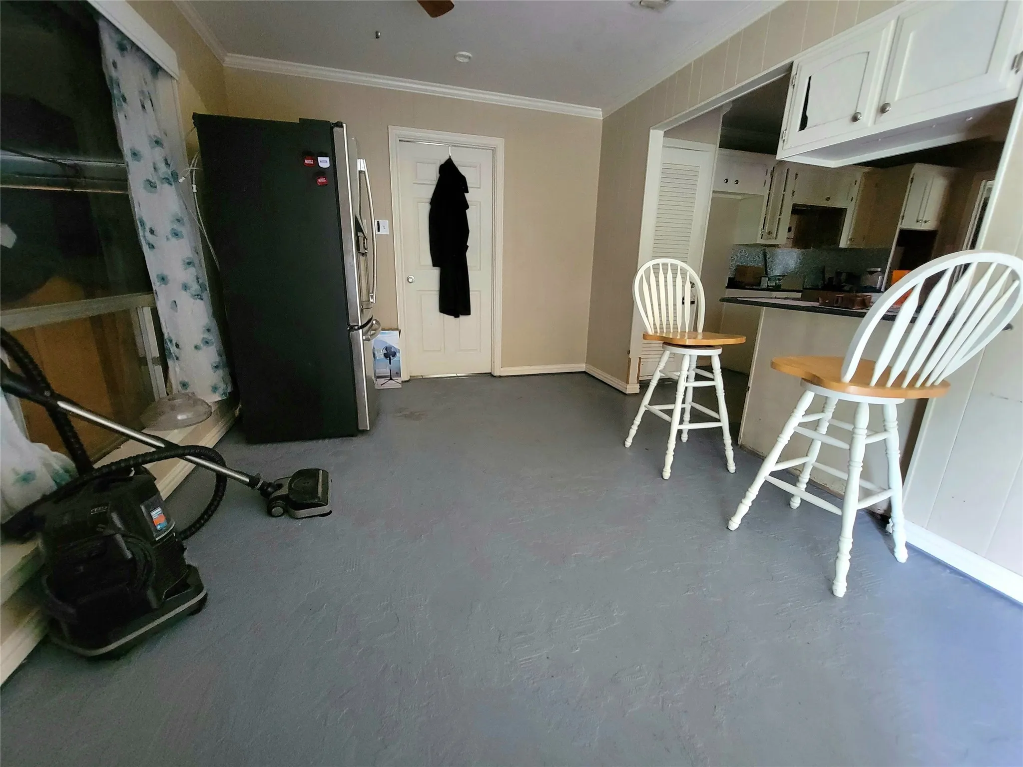 Single Family Residence For Sale in Red River (TX) County , 706 W Fourth, Clarksville, Texas 75426, 3 Bedroom, 2 Bathroom, 2 Garage spaces, 2,520 Sqft, built in 1968, mls#21321537, Real Estate Agent in Clarksville, Homes For Sale in Red River (TX) county, Homes For Sale in Clarksville, Realtor in Clarksville Texas, Real Estate Brokerage Independent Realty Texas, Luminita Cordes Realtor