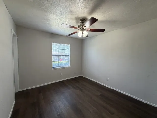 Single Family Residence For Sale in Dallas County , 431 Pogue Street, Cedar Hill, Texas 75104, 3 Bedroom, 2 Bathroom, Garage spaces, 1,060 Sqft, built in 1983, mls#21321657, Real Estate Agent in Cedar Hill, Homes For Sale in Dallas county, Homes For Sale in Cedar Hill, Realtor in Cedar Hill Texas, Real Estate Brokerage Independent Realty Texas, Luminita Cordes Realtor