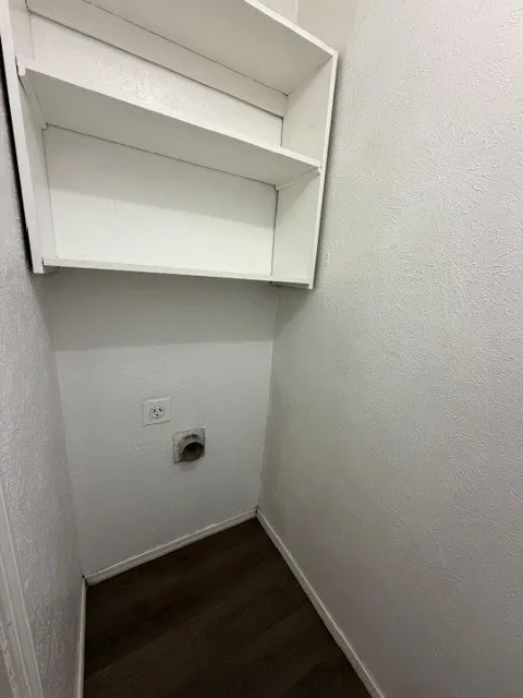 Single Family Residence For Sale in Dallas County , 431 Pogue Street, Cedar Hill, Texas 75104, 3 Bedroom, 2 Bathroom, Garage spaces, 1,060 Sqft, built in 1983, mls#21321657, Real Estate Agent in Cedar Hill, Homes For Sale in Dallas county, Homes For Sale in Cedar Hill, Realtor in Cedar Hill Texas, Real Estate Brokerage Independent Realty Texas, Luminita Cordes Realtor