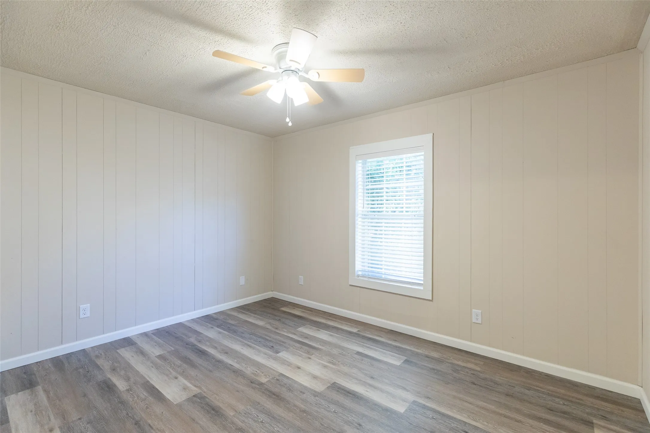 Apartment For Sale in Taylor County , 750 E North 12th Street, Abilene, Texas 79601, 5 Bedroom, 3 Bathroom, Garage spaces, 2,307 Sqft, built in 1950, mls#21320676, Real Estate Agent in Abilene, Homes For Sale in Taylor county, Homes For Sale in Abilene, Realtor in Abilene Texas, Real Estate Brokerage Independent Realty Texas, Luminita Cordes Realtor