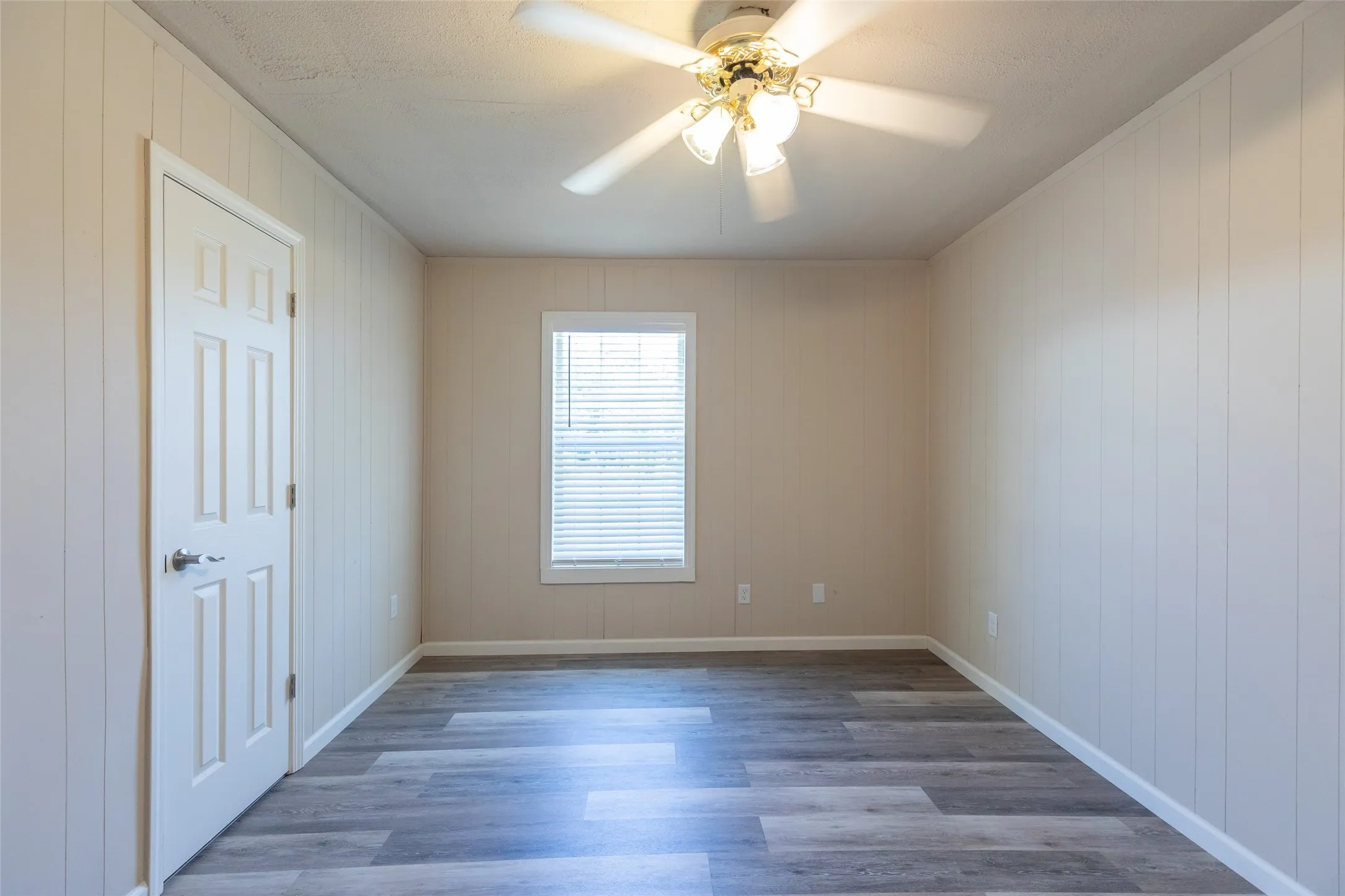 Apartment For Sale in Taylor County , 750 E North 12th Street, Abilene, Texas 79601, 5 Bedroom, 3 Bathroom, Garage spaces, 2,307 Sqft, built in 1950, mls#21320676, Real Estate Agent in Abilene, Homes For Sale in Taylor county, Homes For Sale in Abilene, Realtor in Abilene Texas, Real Estate Brokerage Independent Realty Texas, Luminita Cordes Realtor
