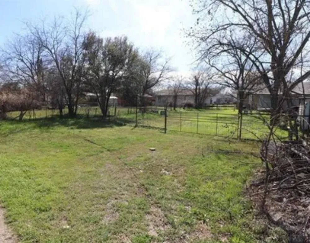 Single Family Residence For Sale in Brown County , 2508 Vine Street, Brownwood, Texas 76801, 3 Bedroom, 2 Bathroom, Garage spaces, 1,212 Sqft, built in 2001, mls#21321636, Real Estate Agent in Brownwood, Homes For Sale in Brown county, Homes For Sale in Brownwood, Realtor in Brownwood Texas, Real Estate Brokerage Independent Realty Texas, Luminita Cordes Realtor