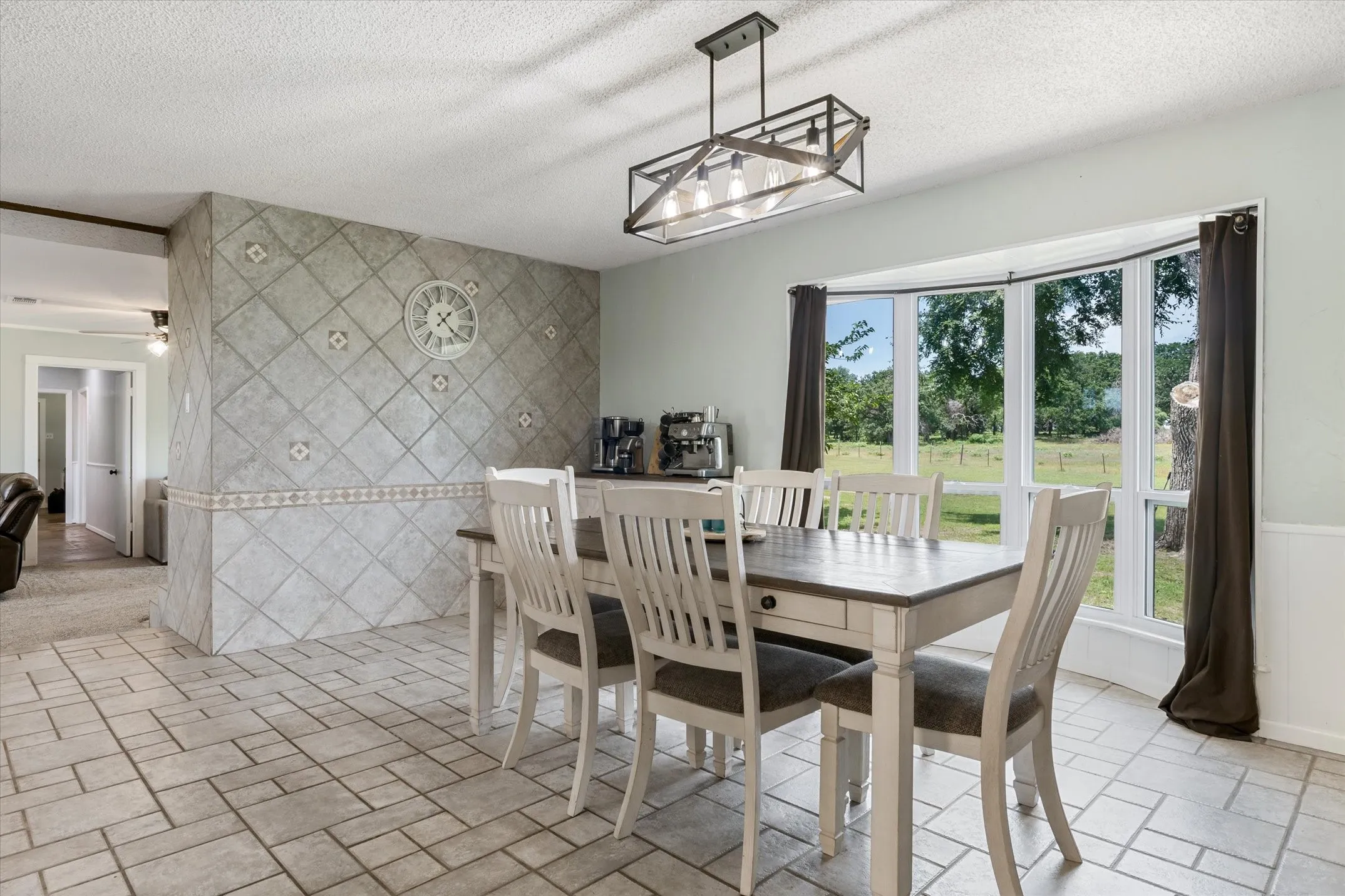 Single Family Residence For Sale in Van Zandt County , 800 Vz County Road 4105, Canton, Texas 75103, 3 Bedrooms, 2 Bathrooms, 2 Garage spaces, 2,418 Sqft, built in 1973, Price $575,000, mls#21321635, Real Estate Agent in Canton, Homes For Sale in Van Zandt county, Homes For Sale in Canton, Realtor in Canton Texas, Real Estate Brokerage Independent Realty Texas, Luminita Cordes Realtor