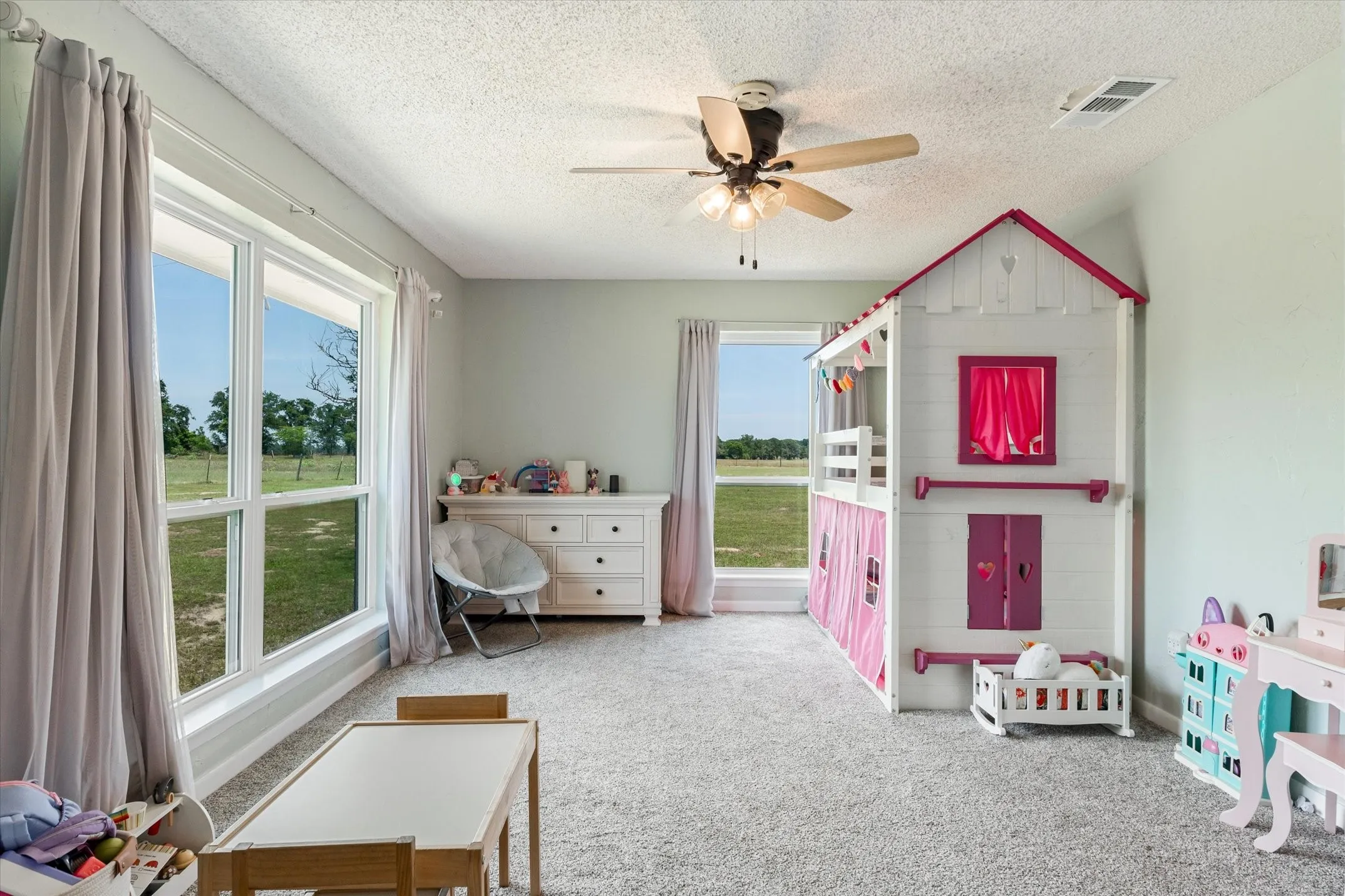Single Family Residence For Sale in Van Zandt County , 800 Vz County Road 4105, Canton, Texas 75103, 3 Bedrooms, 2 Bathrooms, 2 Garage spaces, 2,418 Sqft, built in 1973, Price $575,000, mls#21321635, Real Estate Agent in Canton, Homes For Sale in Van Zandt county, Homes For Sale in Canton, Realtor in Canton Texas, Real Estate Brokerage Independent Realty Texas, Luminita Cordes Realtor