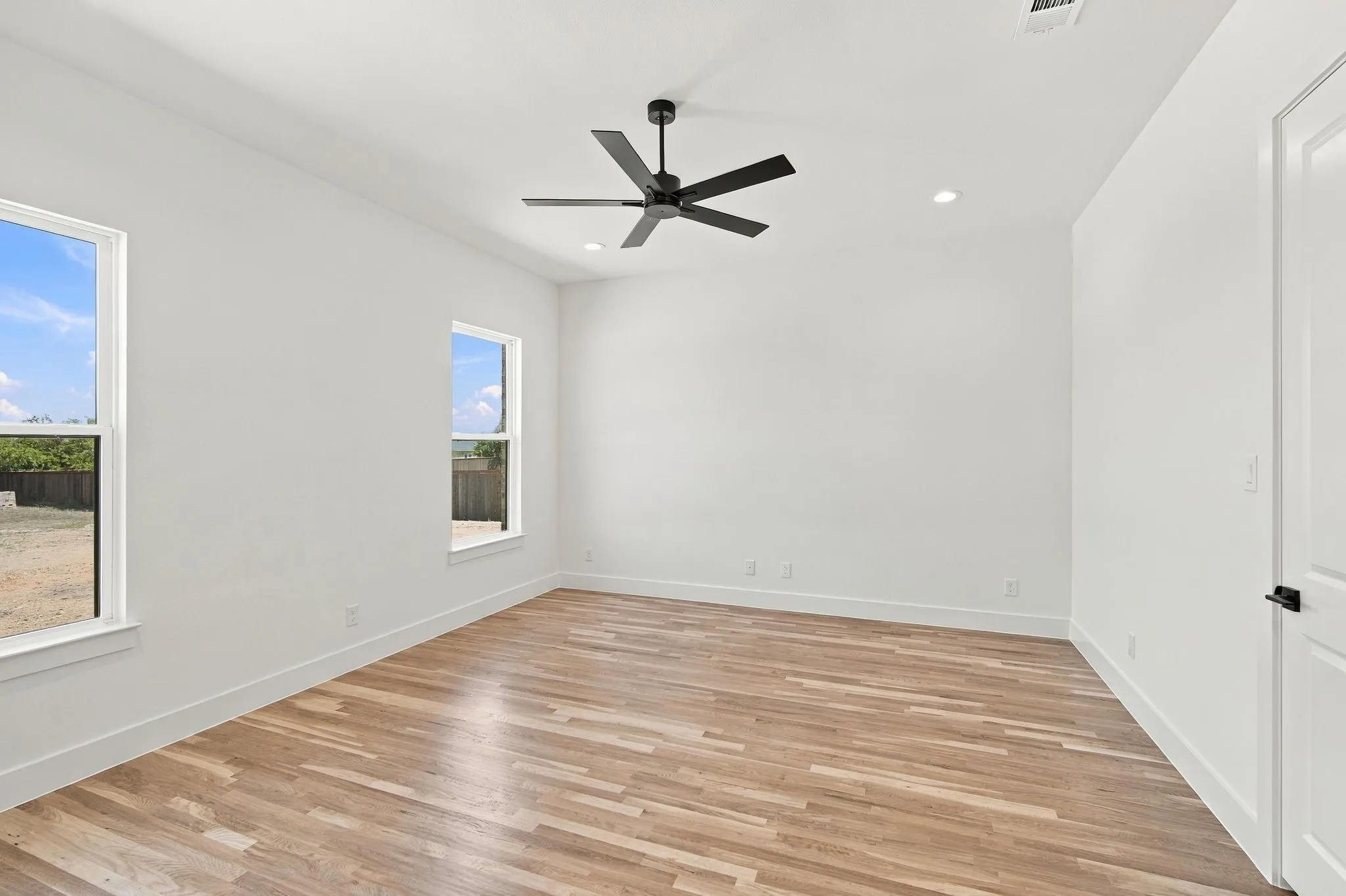 Single Family Residence For Sale in Ellis County , 6450 Mc Chesney Drive, Midlothian, Texas 76065, 4 Bedroom, 4 Bathroom, 3 Garage spaces, 3,110 Sqft, built in 2026, mls#21321665, Real Estate Agent in Midlothian, Homes For Sale in Ellis county, Homes For Sale in Midlothian, Realtor in Midlothian Texas, Real Estate Brokerage Independent Realty Texas, Luminita Cordes Realtor