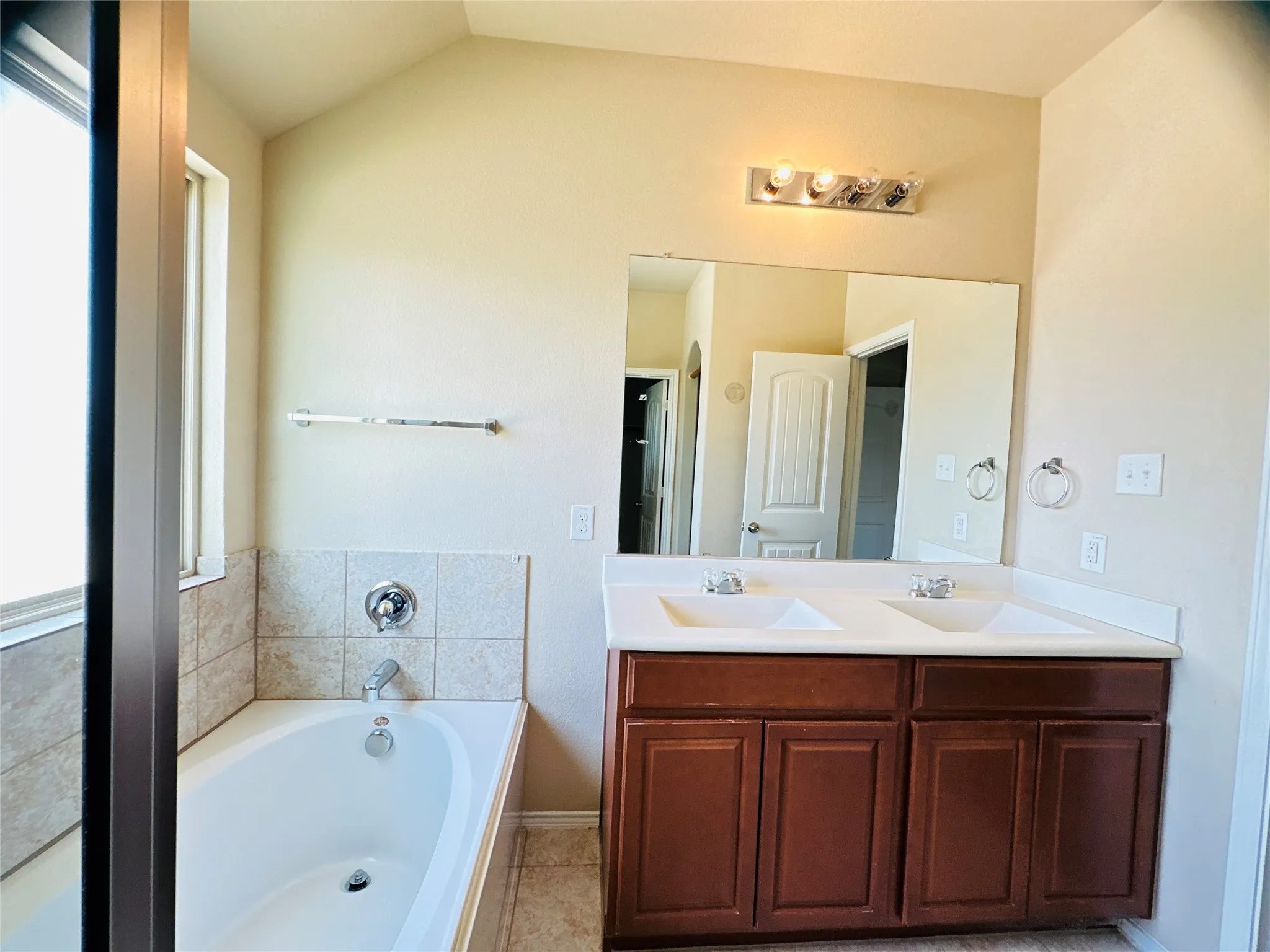 Single Family Residence For Rent in Collin County , 4108 Ottawa Drive, Mc Kinney, Texas 75071, 4 Bedroom, 3 Bathroom, 2 Garage spaces, 2,479 Sqft, built in 2016, mls#21303121, Real Estate Agent in Mc Kinney, Homes For Rent in Collin county, Homes For Rent in Mc Kinney, Realtor in Mc Kinney Texas, Real Estate Brokerage Independent Realty Texas, Luminita Cordes Realtor