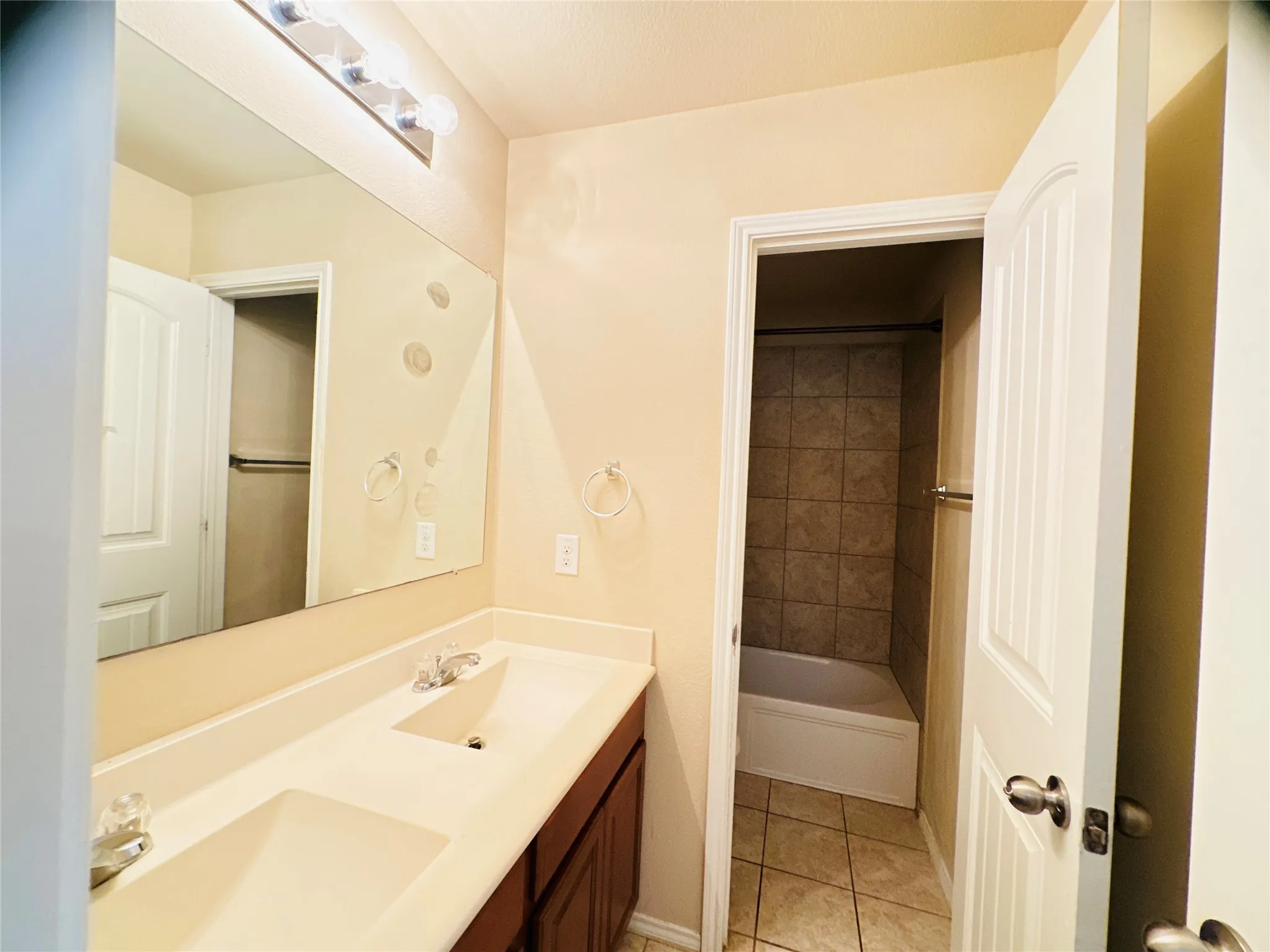 Single Family Residence For Rent in Collin County , 4108 Ottawa Drive, Mc Kinney, Texas 75071, 4 Bedroom, 3 Bathroom, 2 Garage spaces, 2,479 Sqft, built in 2016, mls#21303121, Real Estate Agent in Mc Kinney, Homes For Rent in Collin county, Homes For Rent in Mc Kinney, Realtor in Mc Kinney Texas, Real Estate Brokerage Independent Realty Texas, Luminita Cordes Realtor