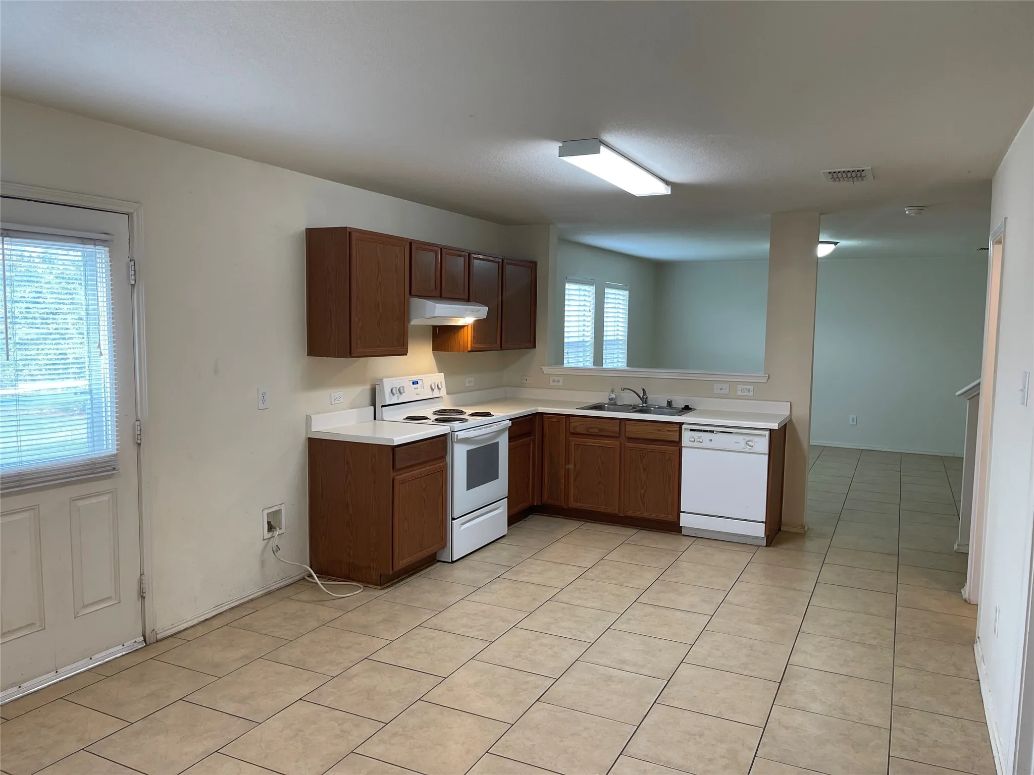 Single Family Residence For Rent in Denton County , 1421 Puerto Lago Drive, Little Elm, Texas 75068, 4 Bedroom, 3 Bathroom, 2 Garage spaces, 2,228 Sqft, built in 2006, mls#21321673, Real Estate Agent in Little Elm, Homes For Rent in Denton county, Homes For Rent in Little Elm, Realtor in Little Elm Texas, Real Estate Brokerage Independent Realty Texas, Luminita Cordes Realtor