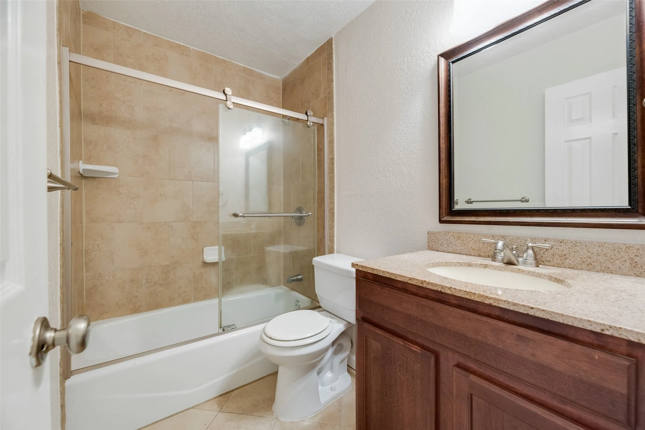 Condominium For Rent in Dallas County , 5109 Cedar Springs 118, Dallas, Texas 75235, 2 Bedroom, 2 Bathroom, Garage spaces, 1,220 Sqft, built in 1964, mls#21321679, Real Estate Agent in Dallas, Homes For Rent in Dallas county, Homes For Rent in Dallas, Realtor in Dallas Texas, Real Estate Brokerage Independent Realty Texas, Luminita Cordes Realtor