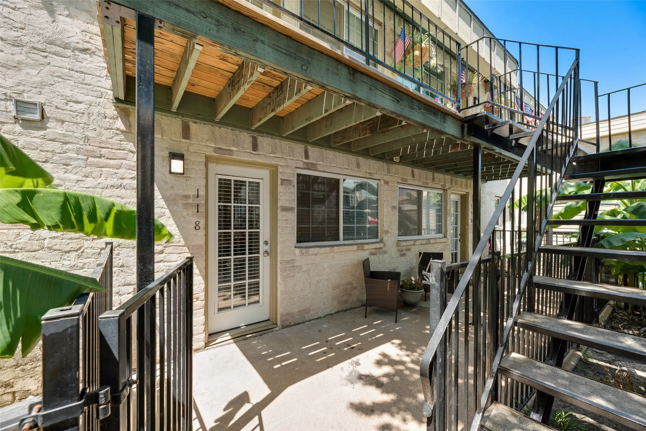 Condominium For Rent in Dallas County , 5109 Cedar Springs 118, Dallas, Texas 75235, 2 Bedroom, 2 Bathroom, Garage spaces, 1,220 Sqft, built in 1964, mls#21321679, Real Estate Agent in Dallas, Homes For Rent in Dallas county, Homes For Rent in Dallas, Realtor in Dallas Texas, Real Estate Brokerage Independent Realty Texas, Luminita Cordes Realtor