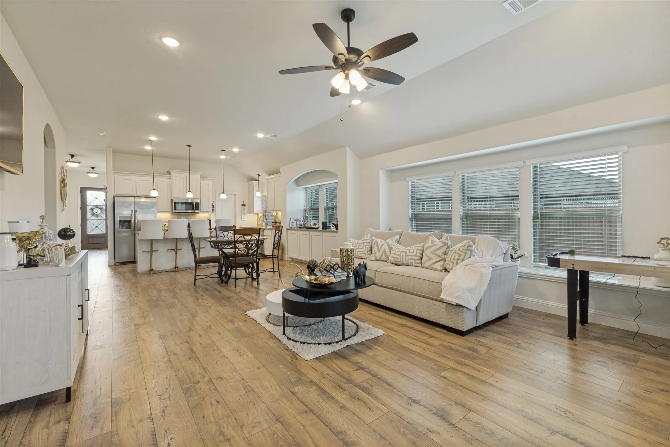 Single Family Residence For Sale in Dallas County , 127 Woodlands Way, Balch Springs, Texas 75181, 4 Bedroom, 3 Bathroom, 2 Garage spaces, 2,459 Sqft, built in 2023, mls#21321685, Real Estate Agent in Balch Springs, Homes For Sale in Dallas county, Homes For Sale in Balch Springs, Realtor in Balch Springs Texas, Real Estate Brokerage Independent Realty Texas, Luminita Cordes Realtor