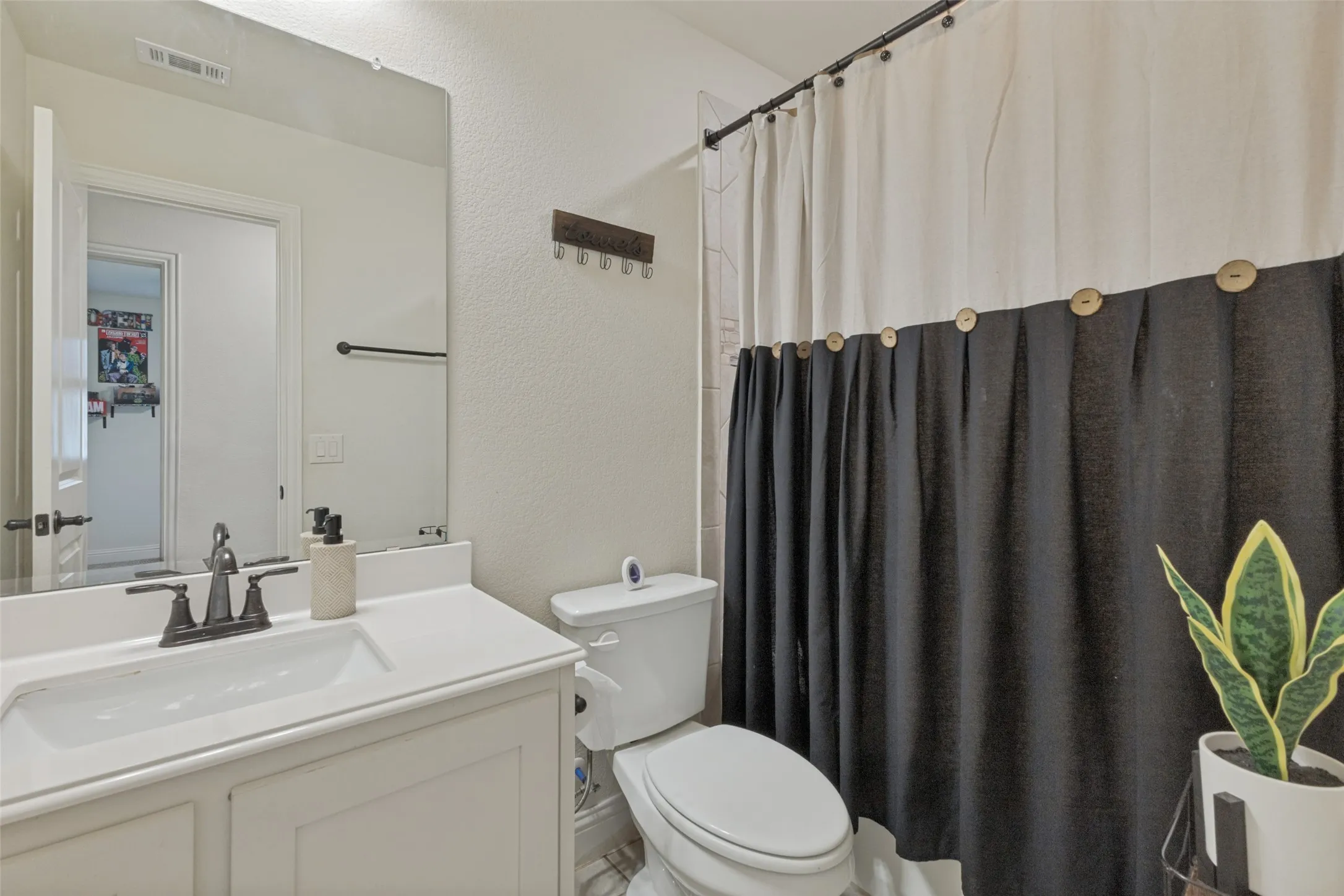 Single Family Residence For Sale in Dallas County , 127 Woodlands Way, Balch Springs, Texas 75181, 4 Bedroom, 3 Bathroom, 2 Garage spaces, 2,459 Sqft, built in 2023, mls#21321685, Real Estate Agent in Balch Springs, Homes For Sale in Dallas county, Homes For Sale in Balch Springs, Realtor in Balch Springs Texas, Real Estate Brokerage Independent Realty Texas, Luminita Cordes Realtor