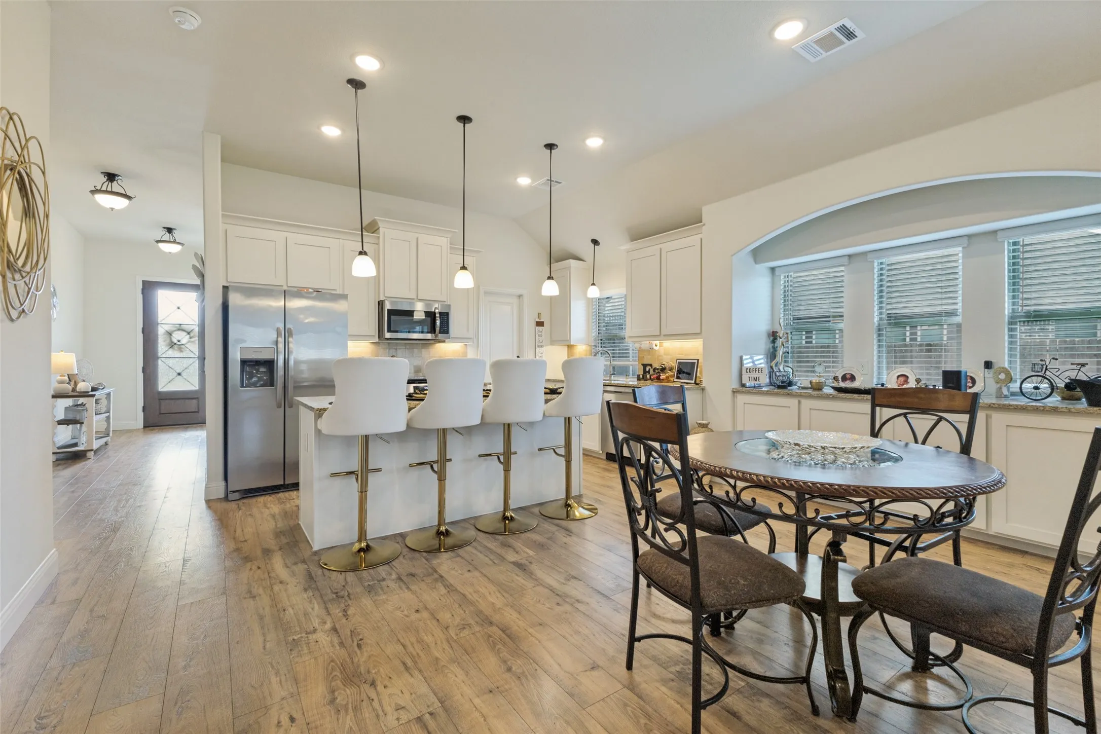 Single Family Residence For Sale in Dallas County , 127 Woodlands Way, Balch Springs, Texas 75181, 4 Bedroom, 3 Bathroom, 2 Garage spaces, 2,459 Sqft, built in 2023, mls#21321685, Real Estate Agent in Balch Springs, Homes For Sale in Dallas county, Homes For Sale in Balch Springs, Realtor in Balch Springs Texas, Real Estate Brokerage Independent Realty Texas, Luminita Cordes Realtor