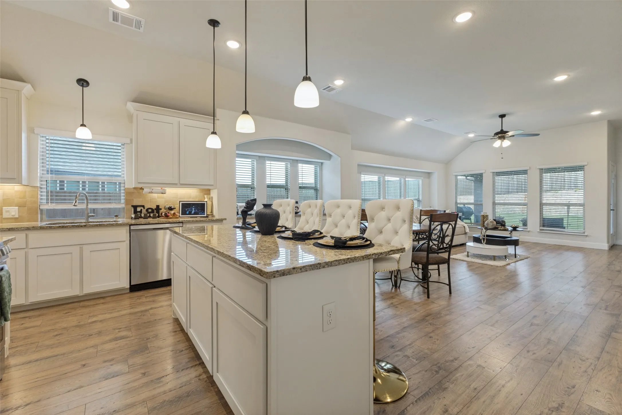Single Family Residence For Sale in Dallas County , 127 Woodlands Way, Balch Springs, Texas 75181, 4 Bedroom, 3 Bathroom, 2 Garage spaces, 2,459 Sqft, built in 2023, mls#21321685, Real Estate Agent in Balch Springs, Homes For Sale in Dallas county, Homes For Sale in Balch Springs, Realtor in Balch Springs Texas, Real Estate Brokerage Independent Realty Texas, Luminita Cordes Realtor