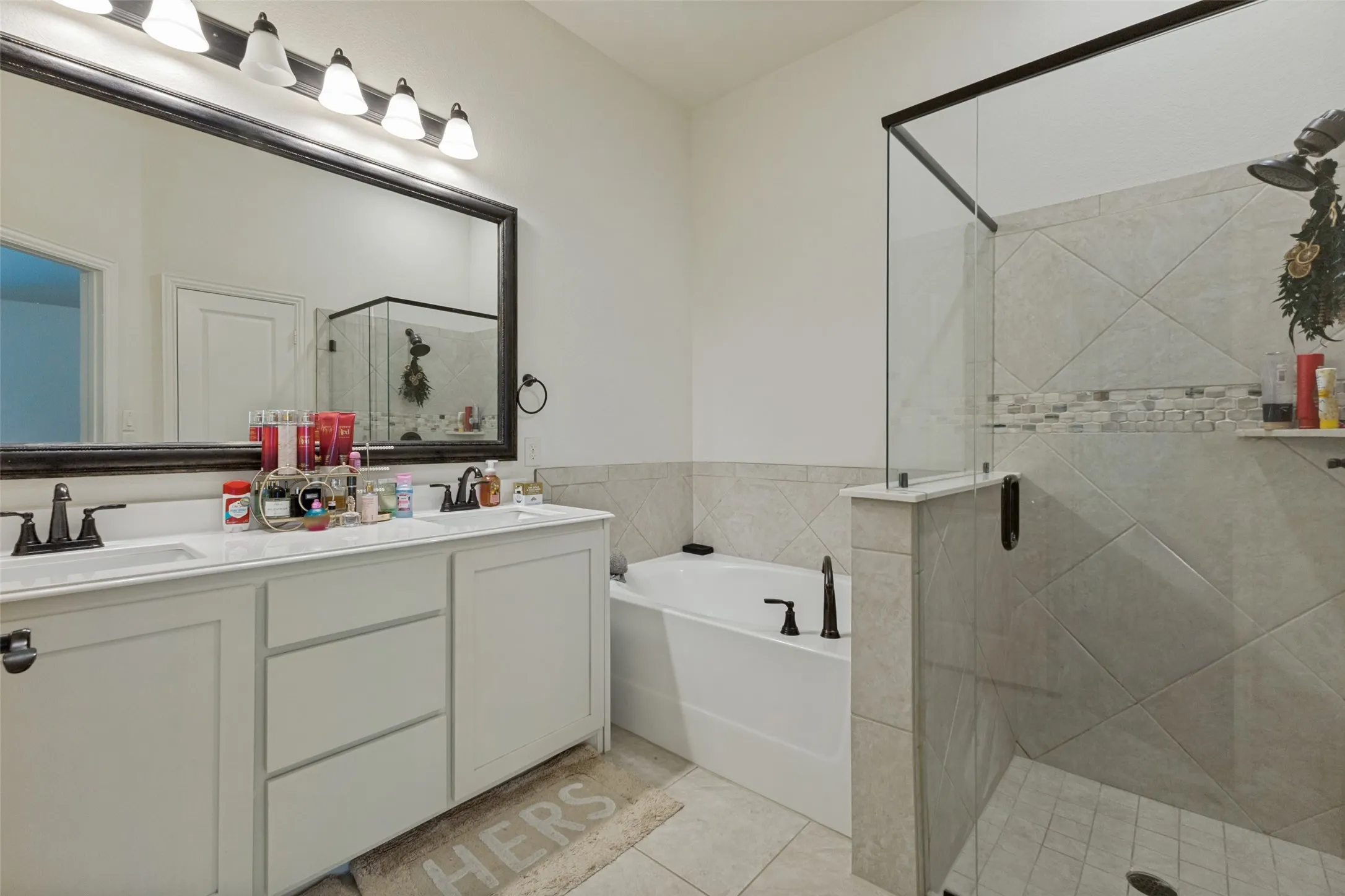 Single Family Residence For Sale in Dallas County , 127 Woodlands Way, Balch Springs, Texas 75181, 4 Bedroom, 3 Bathroom, 2 Garage spaces, 2,459 Sqft, built in 2023, mls#21321685, Real Estate Agent in Balch Springs, Homes For Sale in Dallas county, Homes For Sale in Balch Springs, Realtor in Balch Springs Texas, Real Estate Brokerage Independent Realty Texas, Luminita Cordes Realtor